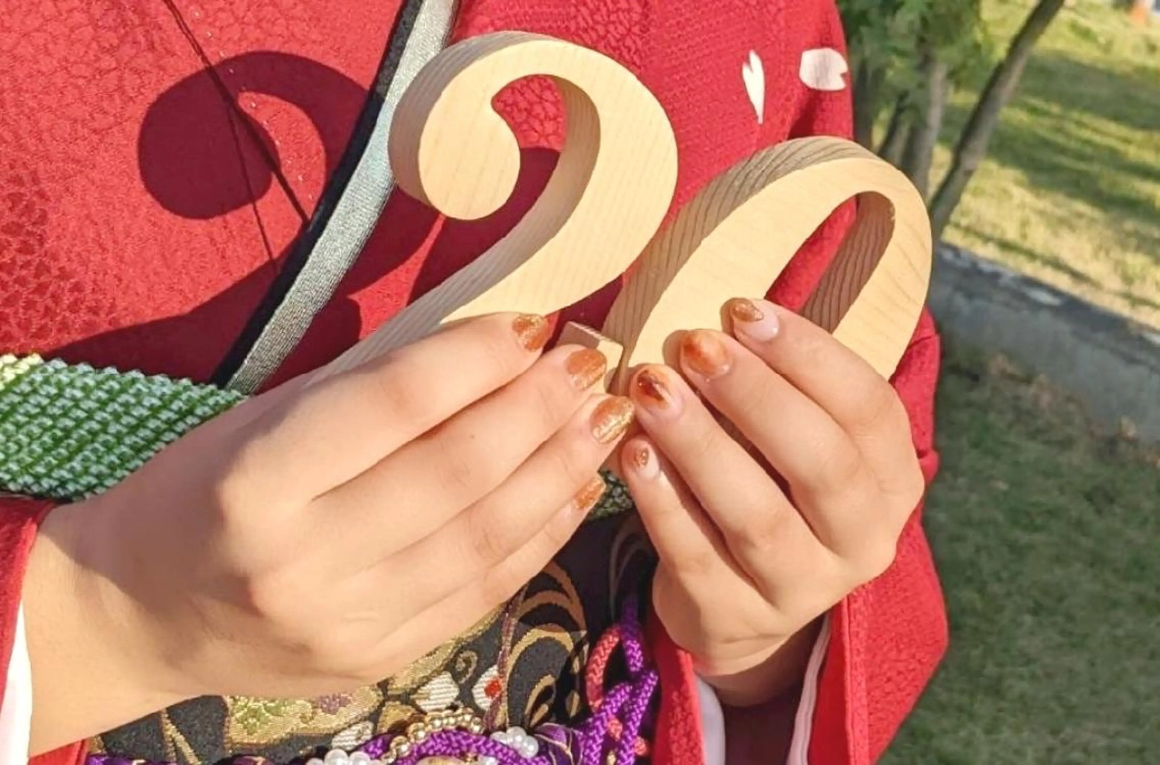 ネイル 成人式 マグネットネイル ミラーネイル ニュアンスネイル   BENNIEのネイルデザイン