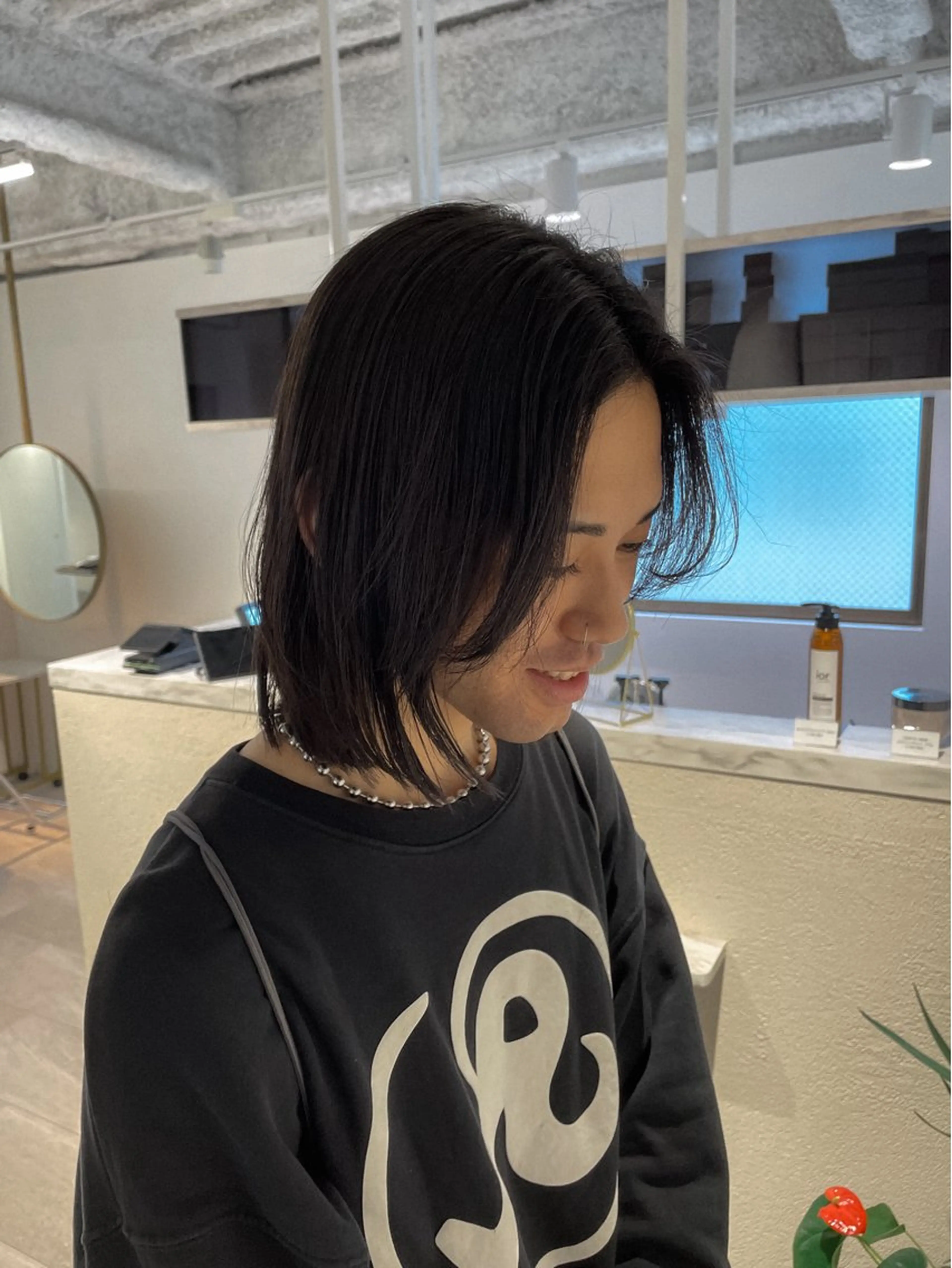 ミディアム Miyamoto Yasuchikaのヘアスタイル