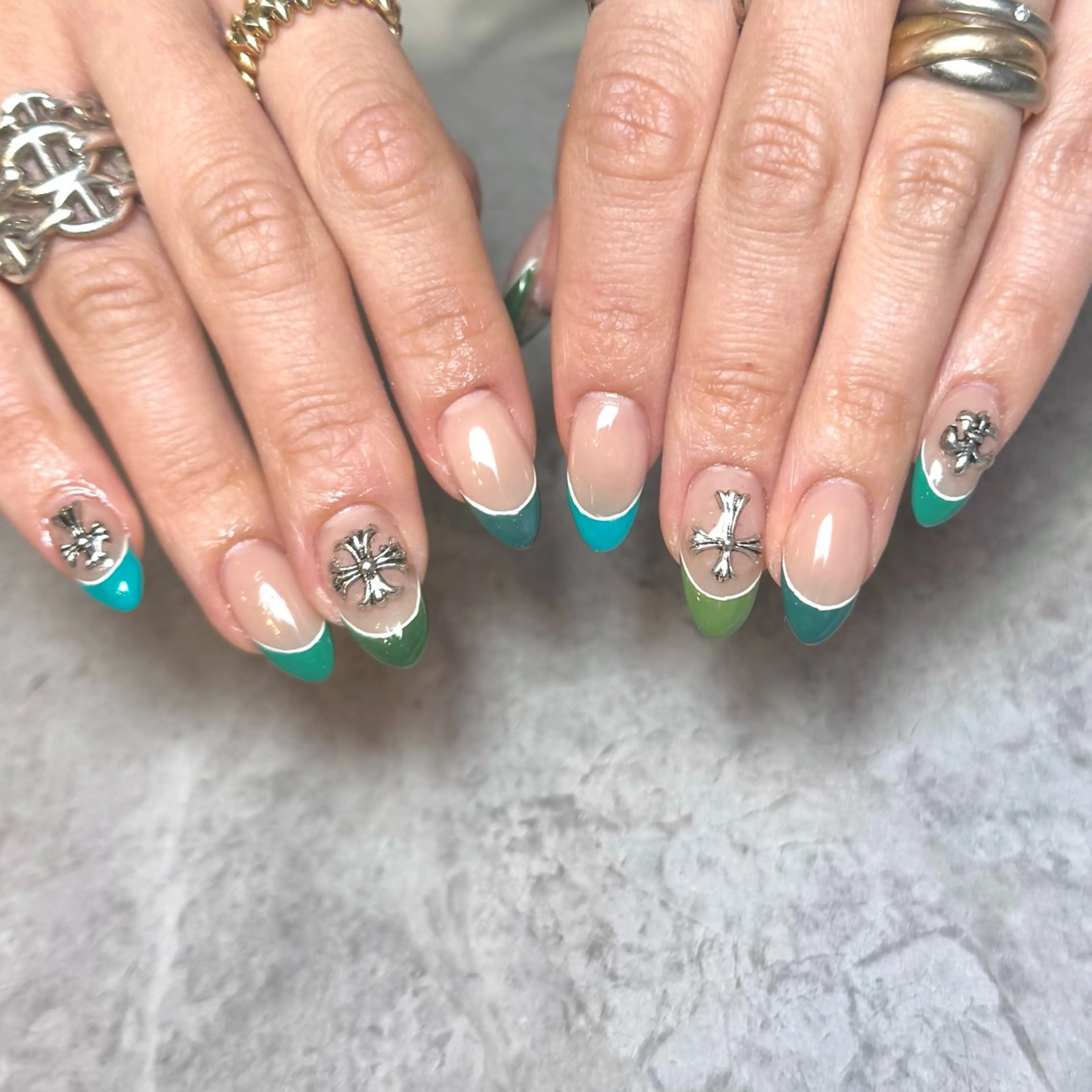 ネイル フレンチネイル キラキラネイル ワンホンネイル ハンドネイル Nail Salon Lillion【リリオン】所属・lillion karenのネイルデザイン