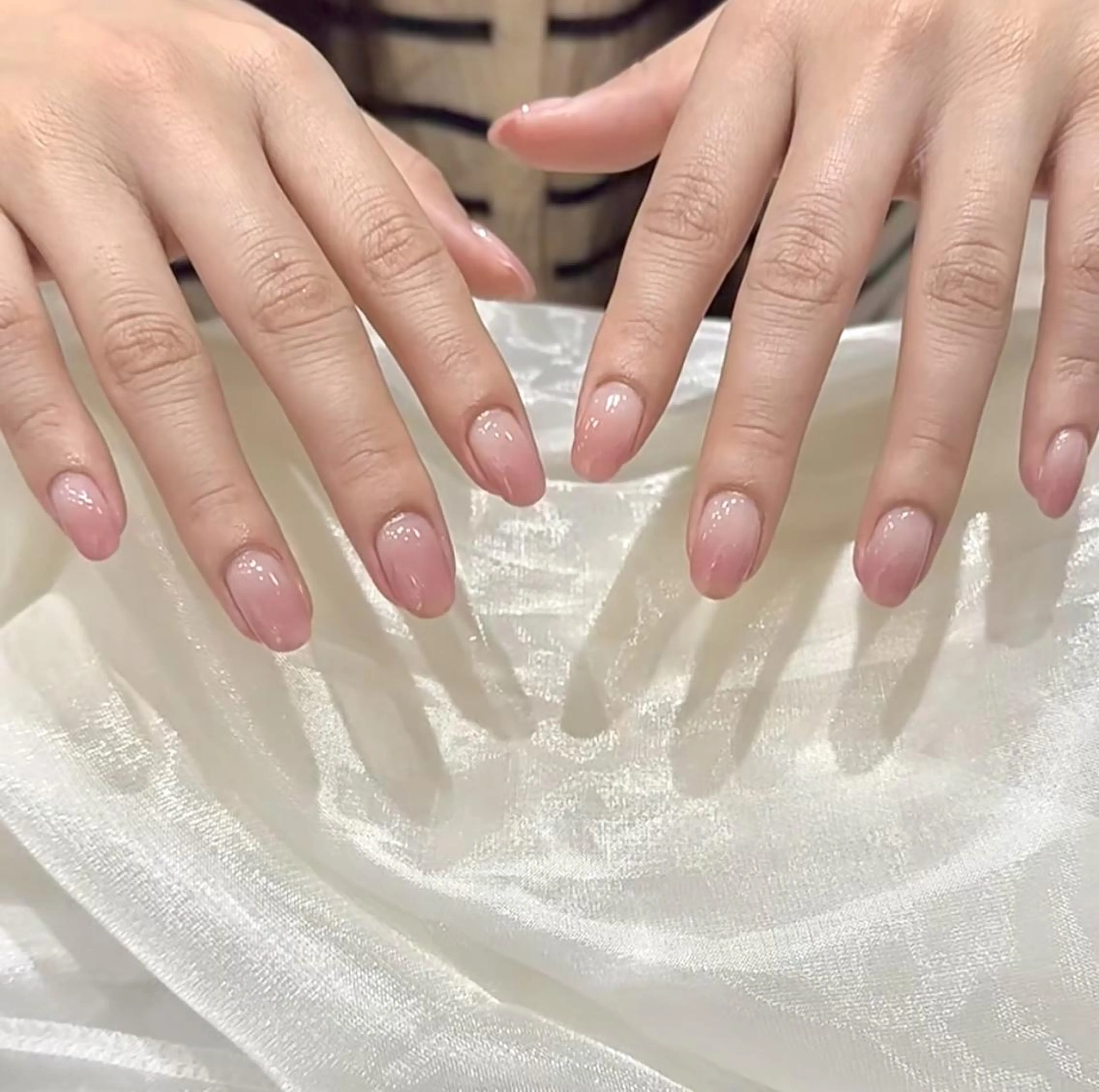 ネイル ハンドネイル RAFFINE 月🦋🩵のネイルデザイン