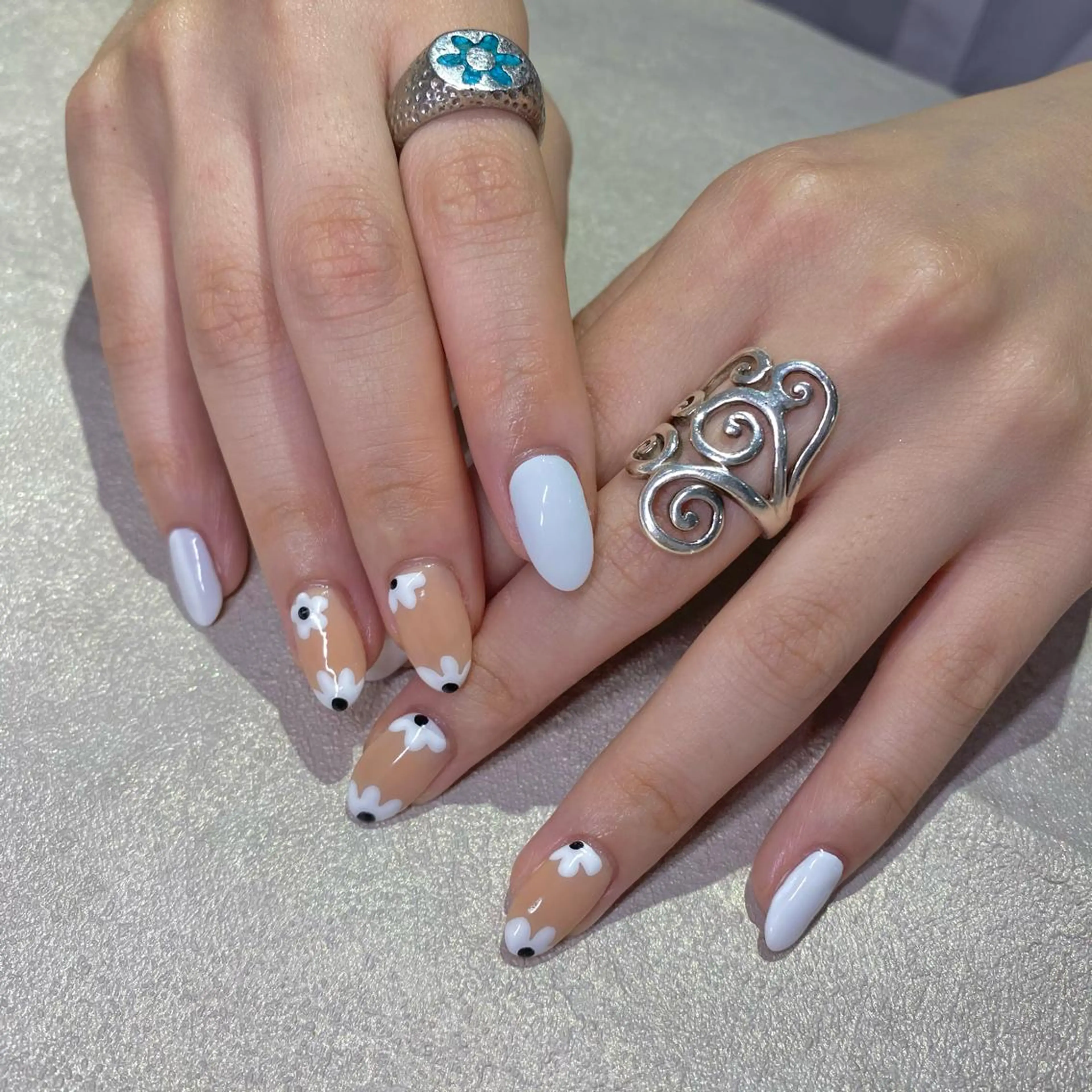 ネイル ハンドネイル Amber21.所属・Nagahama Akariのネイルデザイン