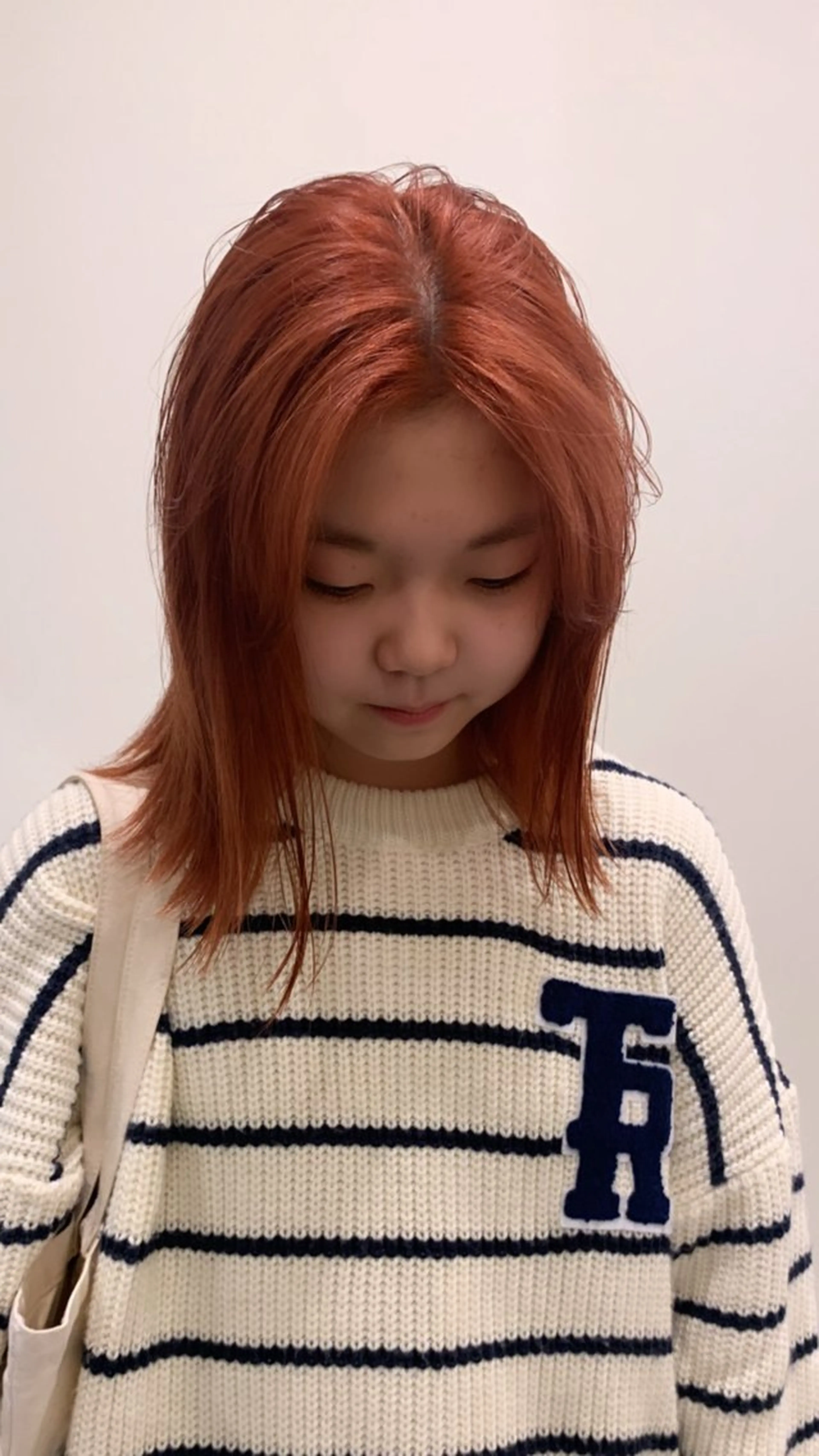 ミディアム カラー ブリーチ オレンジ ヘアカラー 落合希 Olivebeigeのヘアスタイル