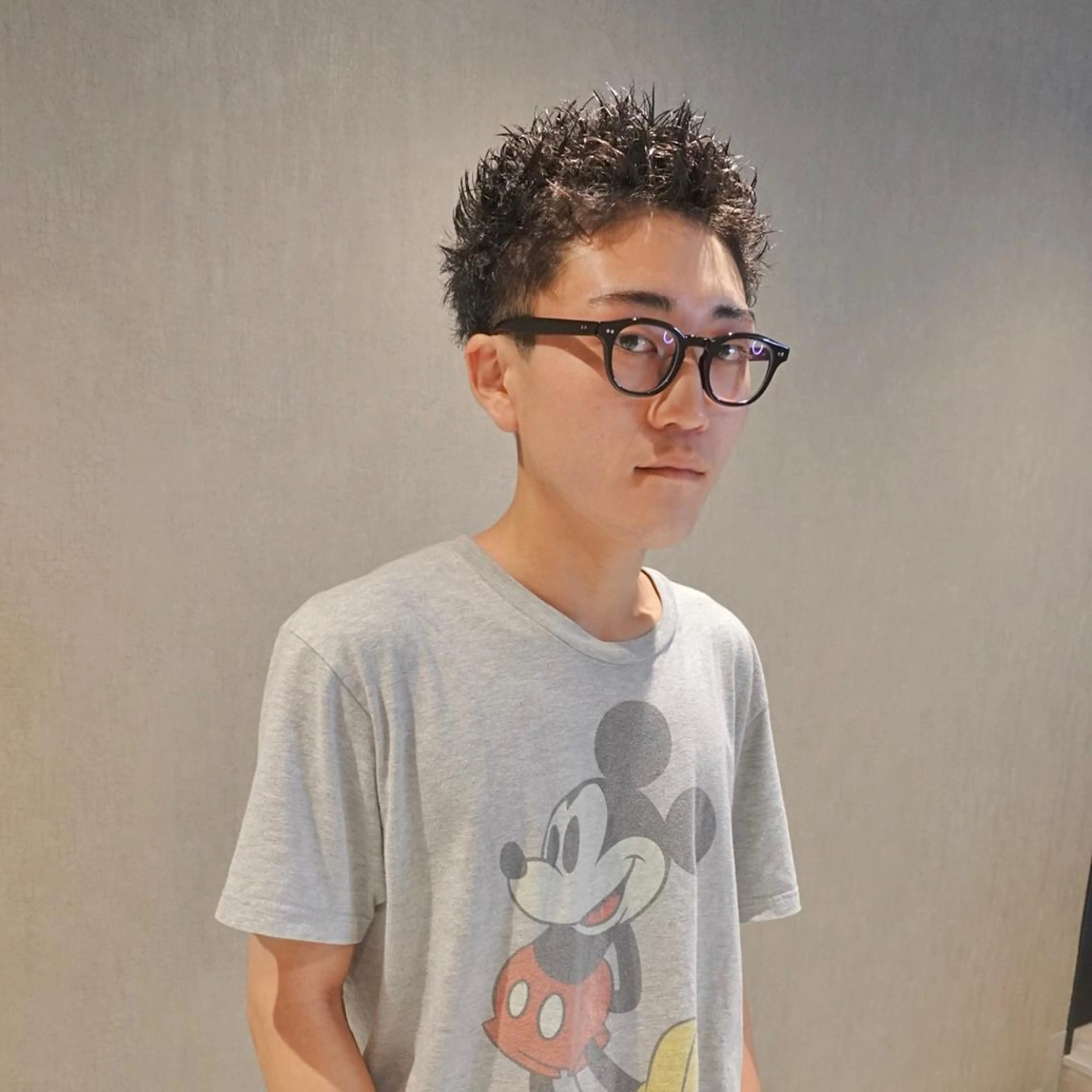 メンズ スパイキーショート ヨシカワ タツキのヘアスタイル