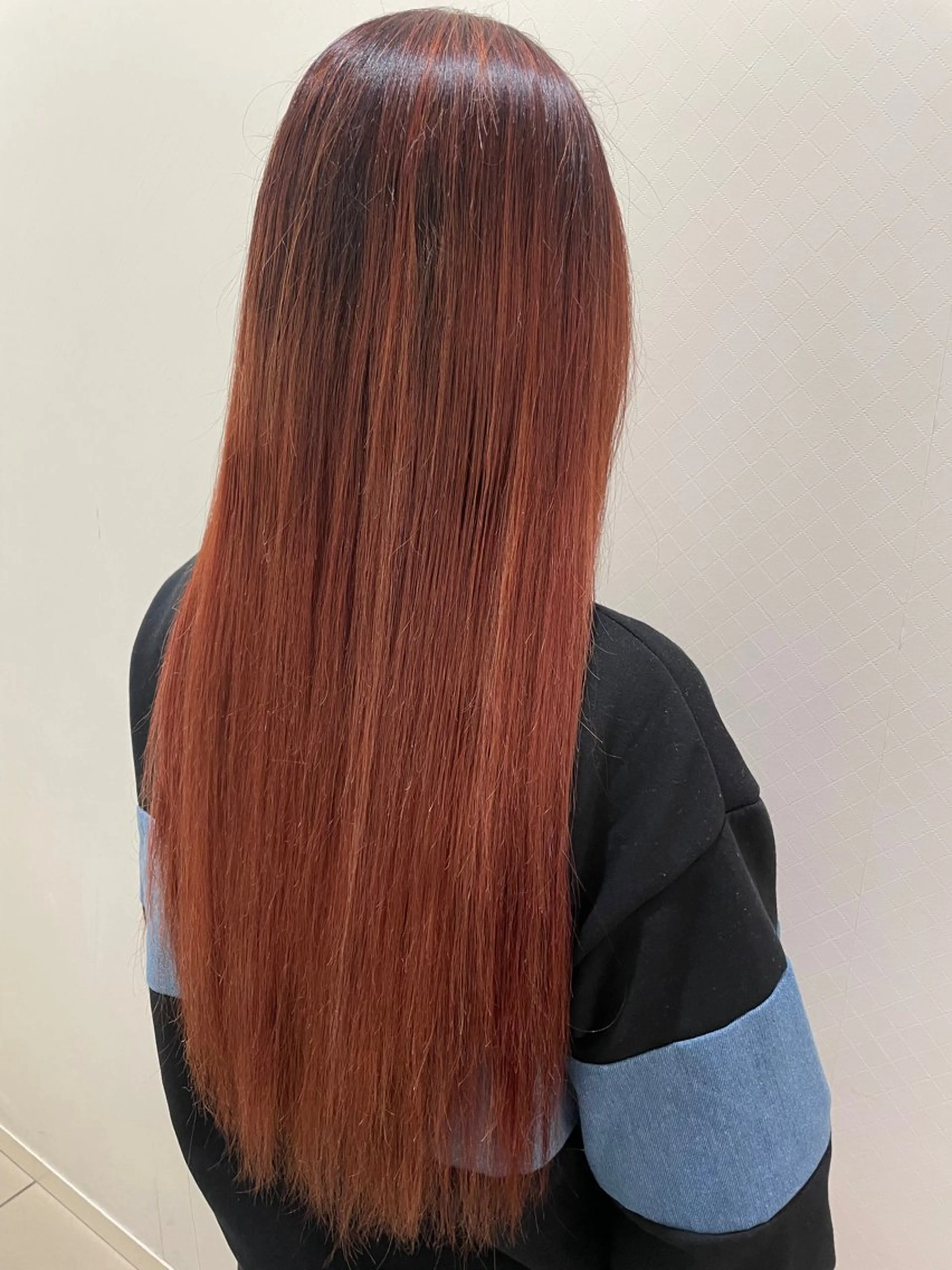 セミロング カラー カット 縮毛矯正 トリートメント 井上 愛里のヘアスタイル