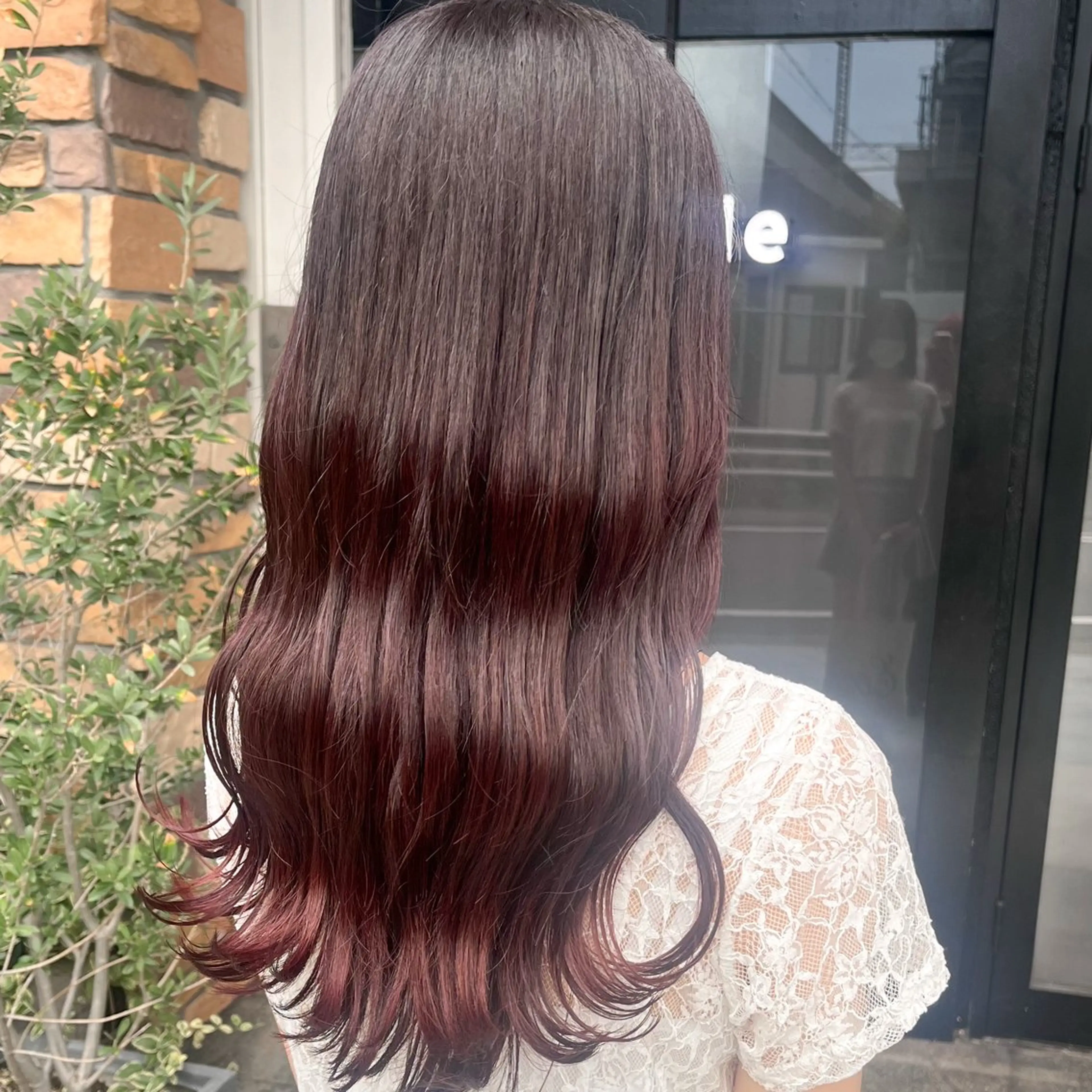 セミロング カラー ピンクカラー カット ヘアカラー トリートメント 伊藤 玲衣のヘアスタイル