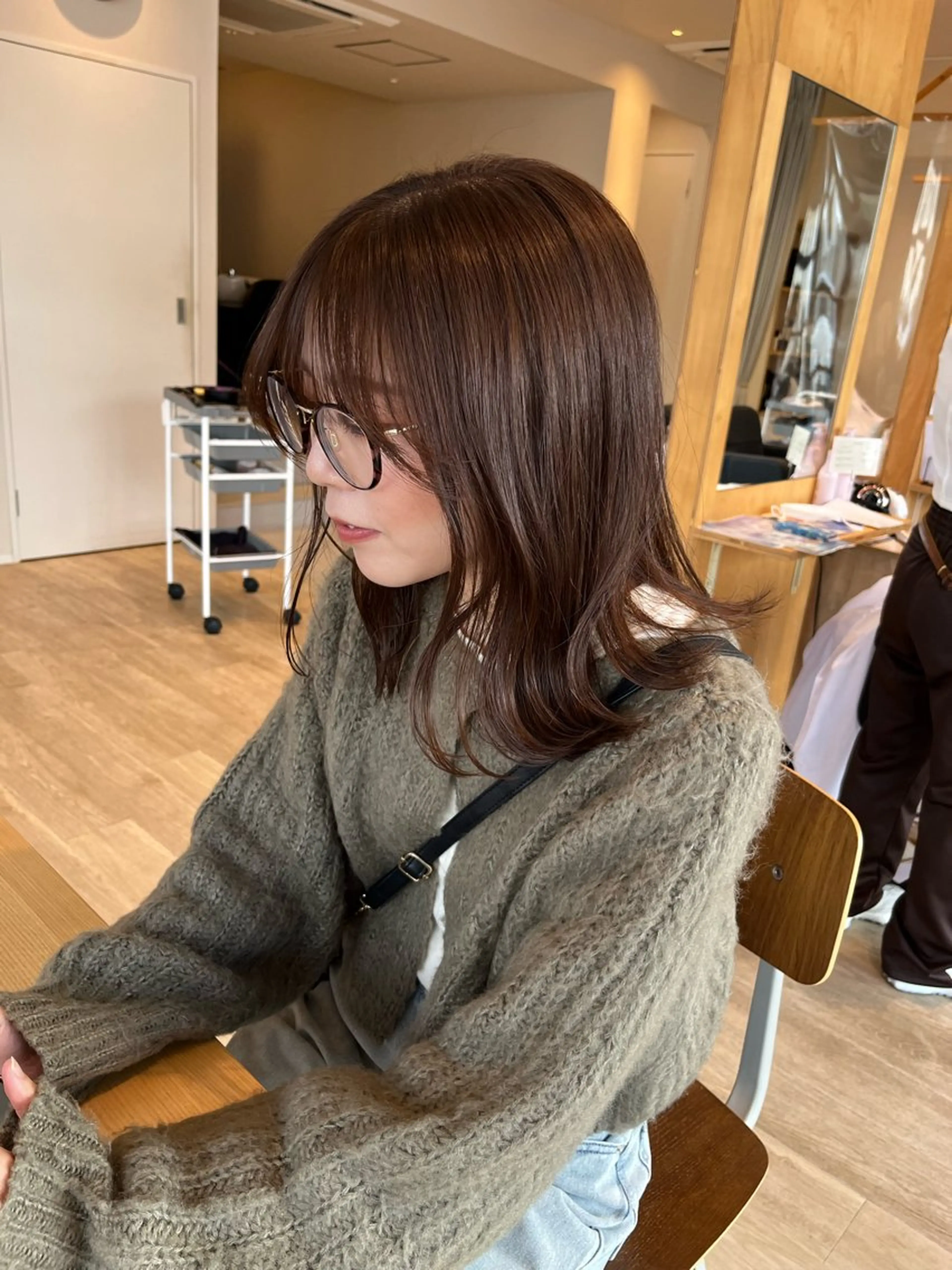 ミディアム カット ヘアカラー 渡辺 優のヘアスタイル