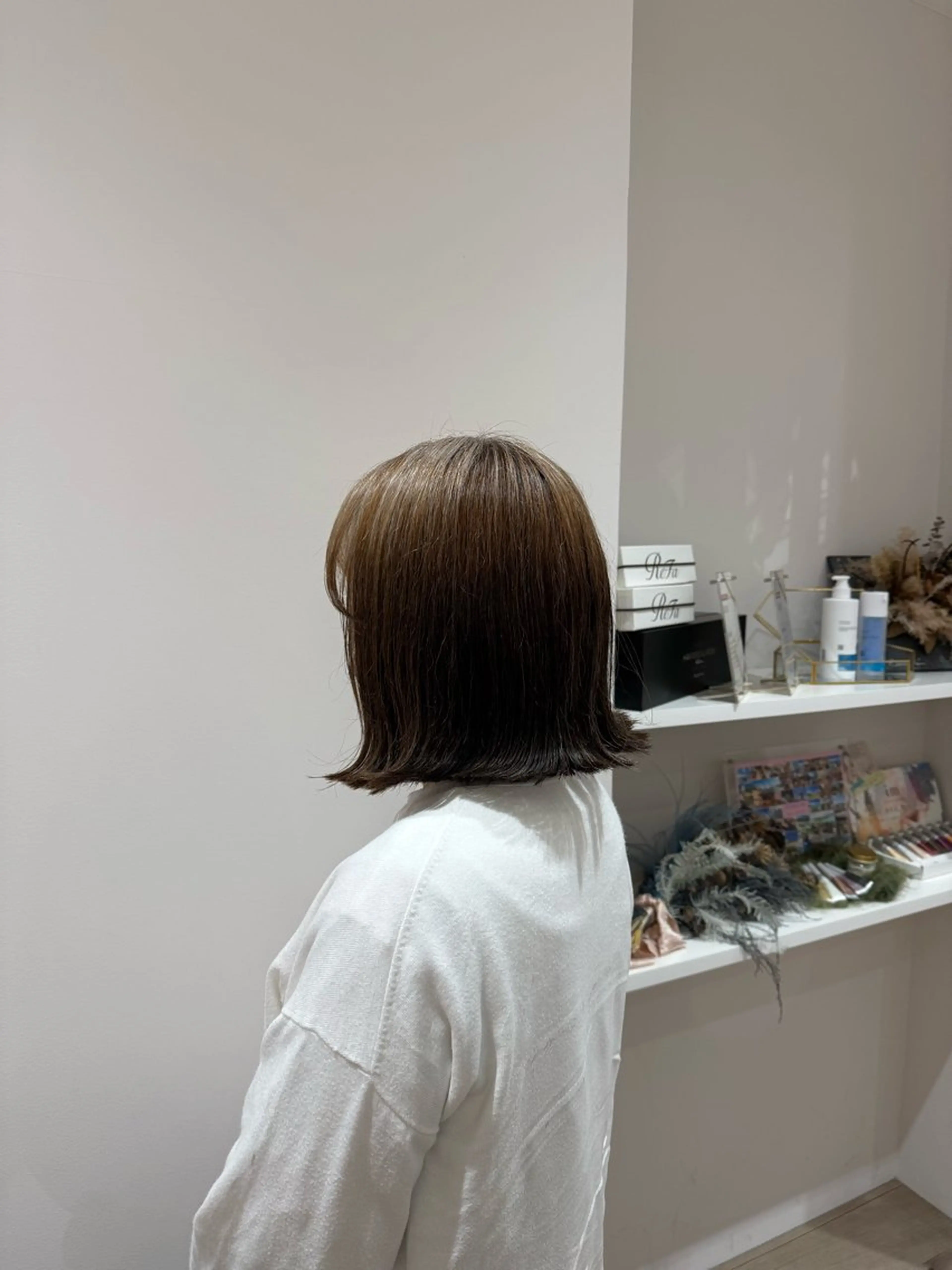 ミディアム ボブ 外ハネヘア RosierBlue 工藤のヘアスタイル