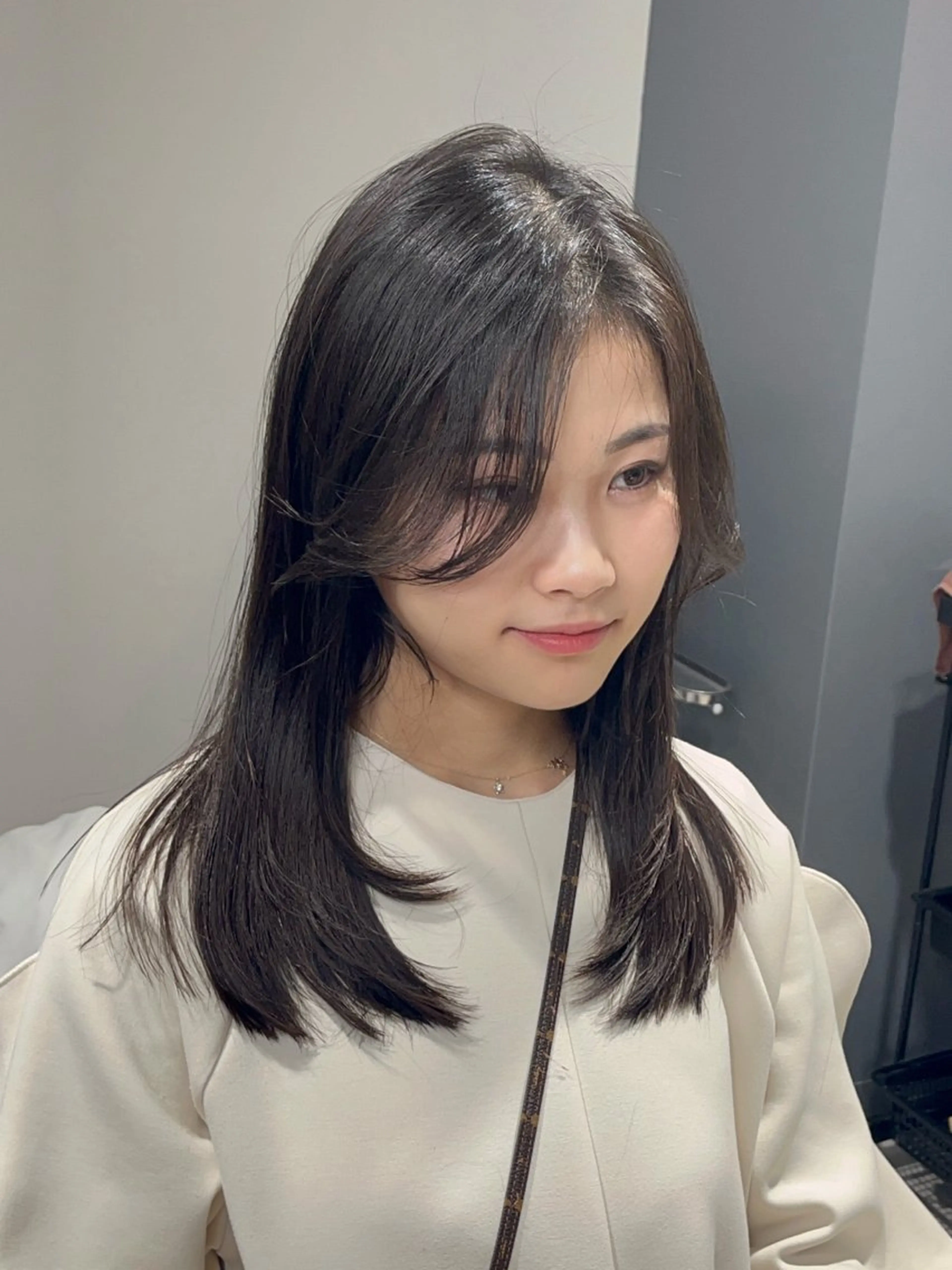 セミロング レイヤーカット GIEN 末吉 海斗のヘアスタイル