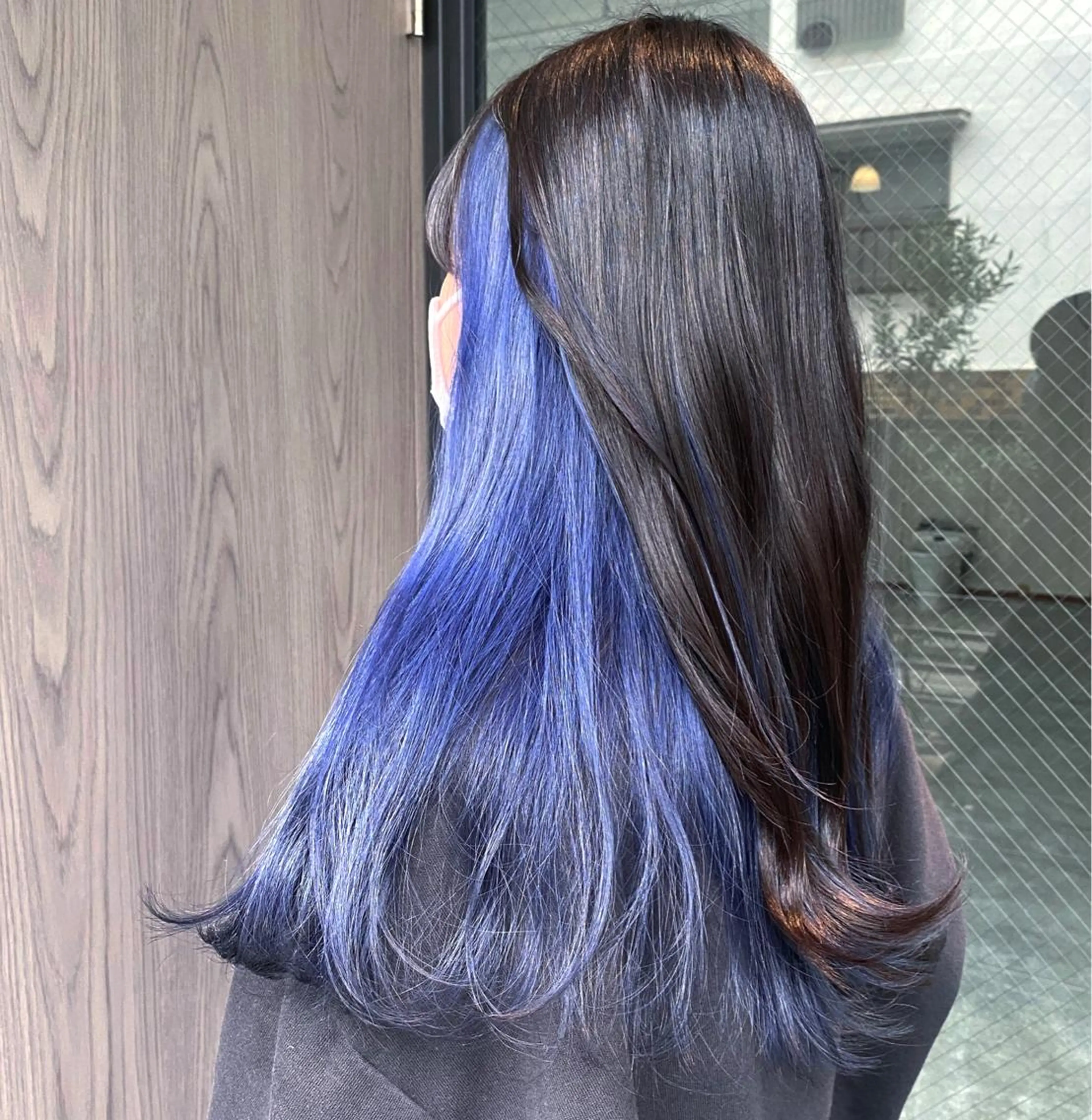 セミロング カラー ブルーカラー インナーカラー カット ヘアカラー 金子 真悠のヘアスタイル