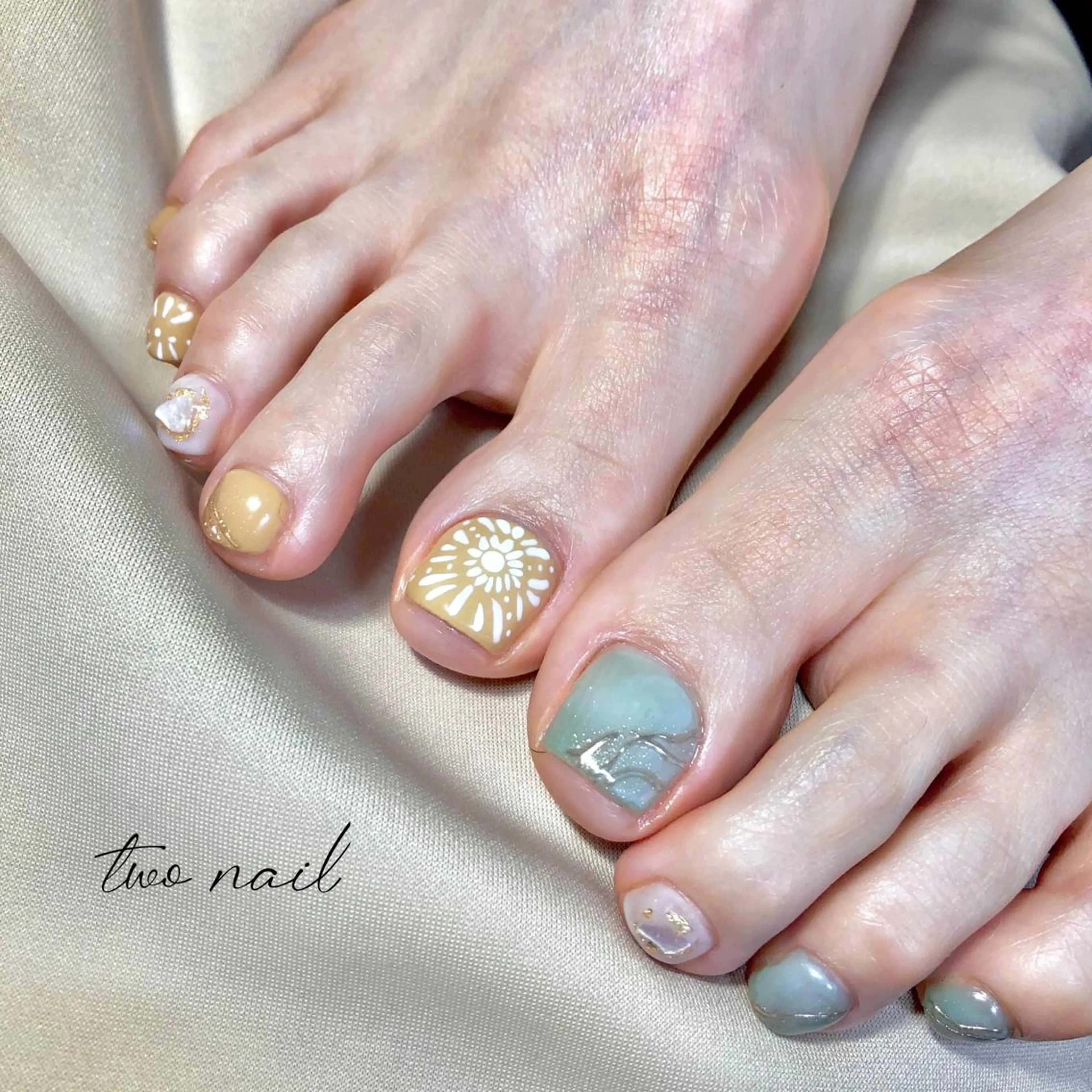 ネイル アートネイル フットネイル ハート ニュアンスネイル ホワイト two nailのネイルデザイン