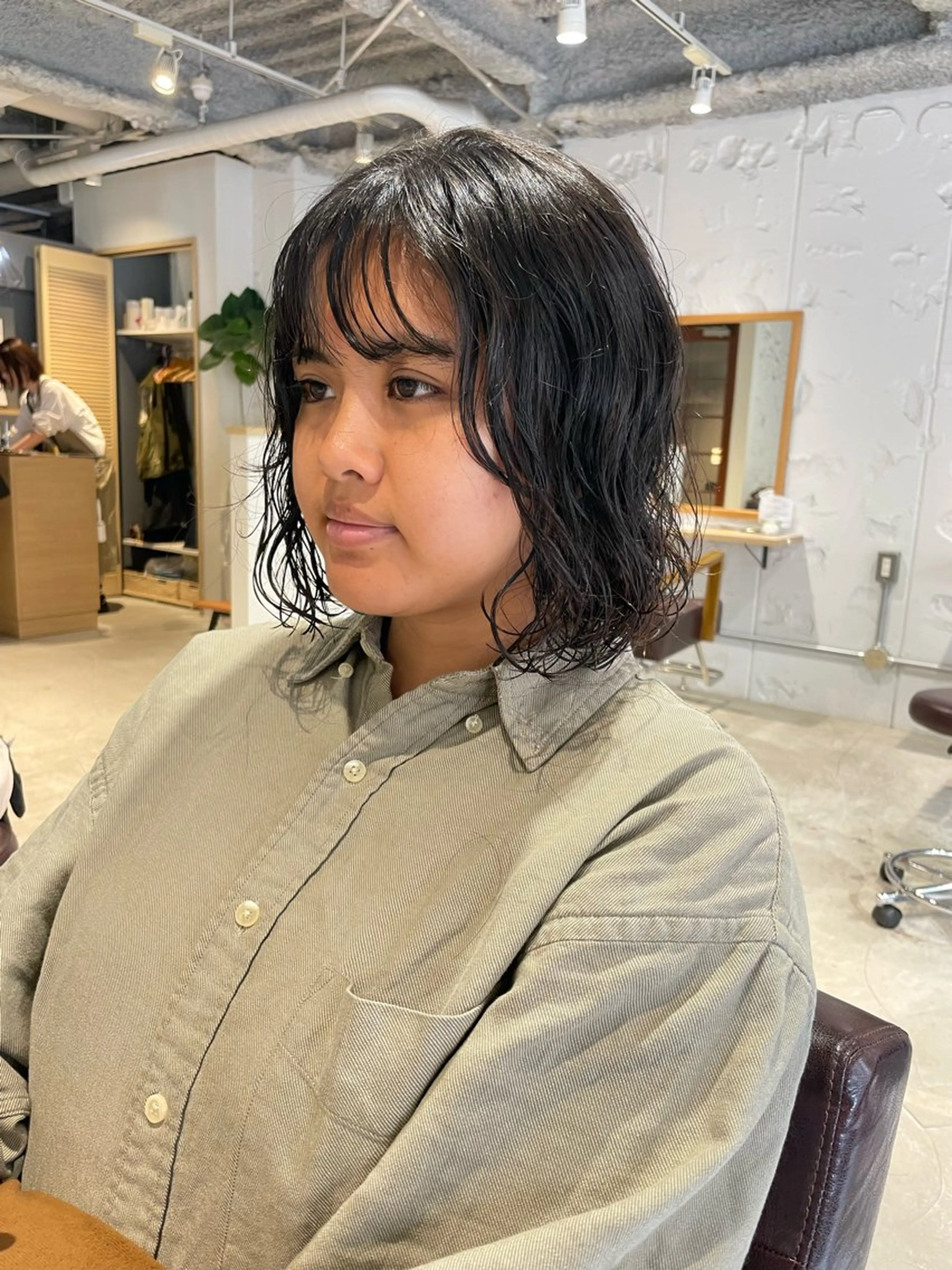 ミディアム パーマ ミディアムパーマ ボブ 伸ばしかけ ニュアンスパーマ レイヤー×初 パーマ|hinakoのヘアスタイル