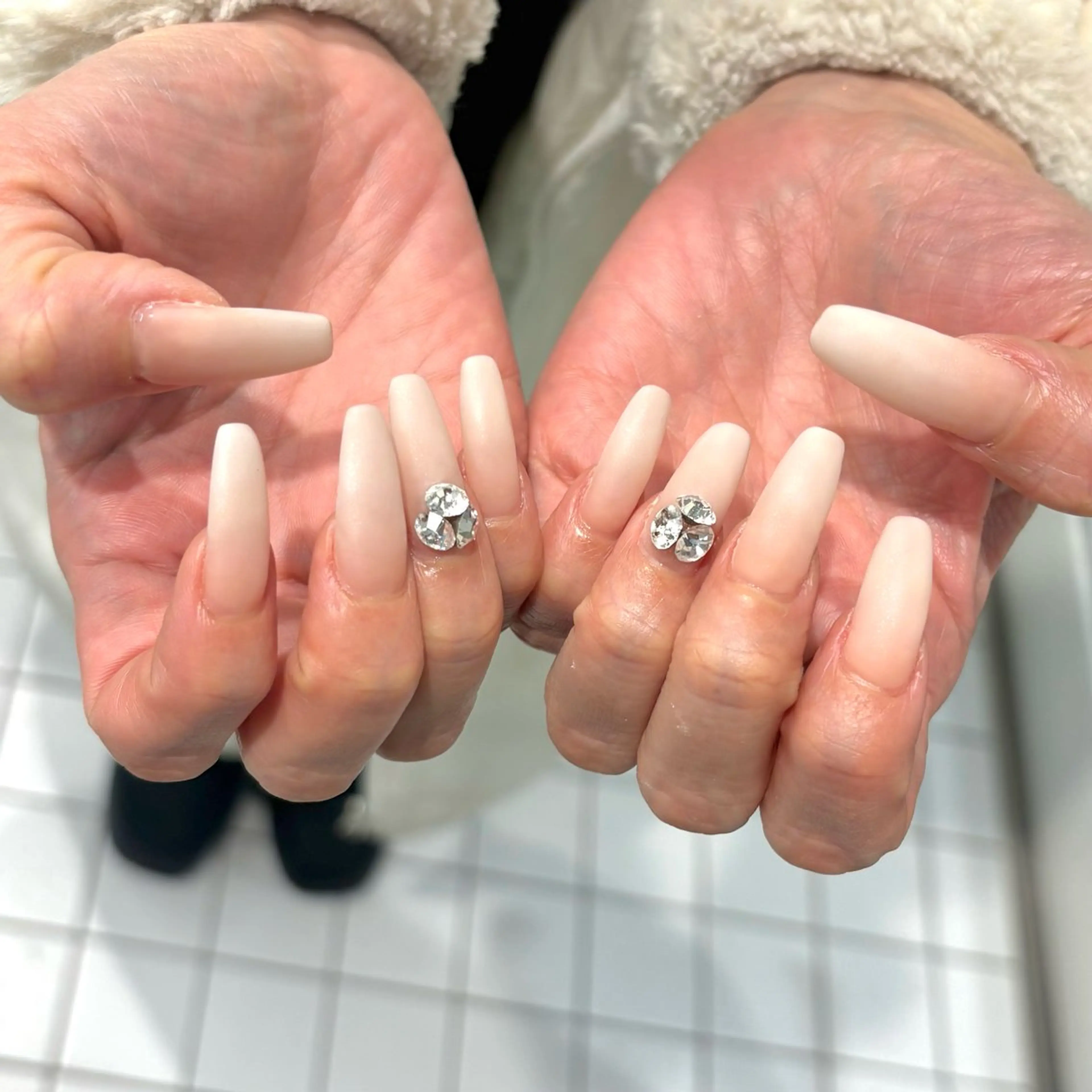 ネイル ジェルネイル ニュアンスネイル ハンドネイル eight横浜☁️ くまべのネイルデザイン