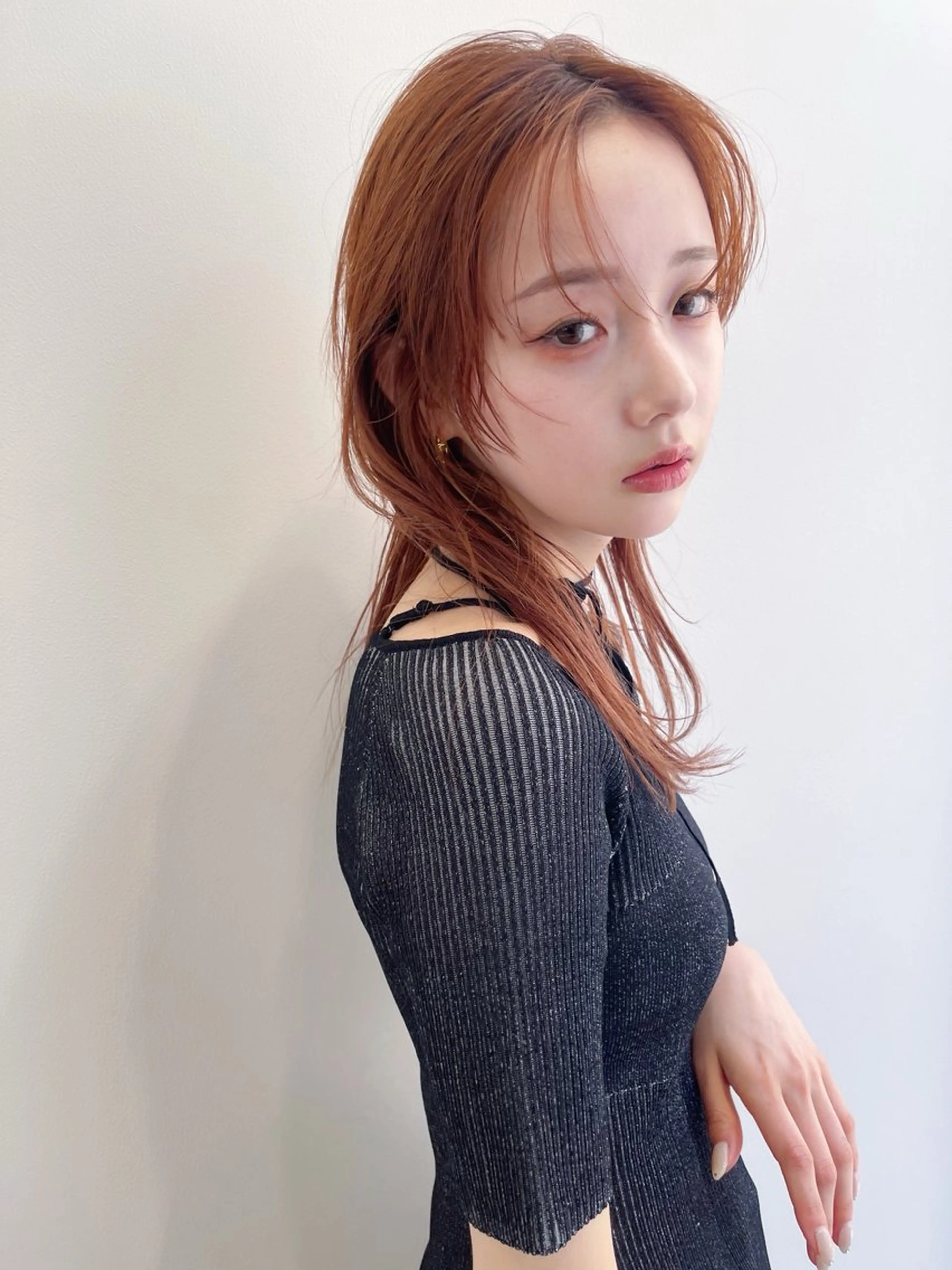 ミディアム カラー レイヤーカット ウルフカット ウルフレイヤー ヘアカラー トリートメント AiM 大名　似合わせカットのヘアスタイル