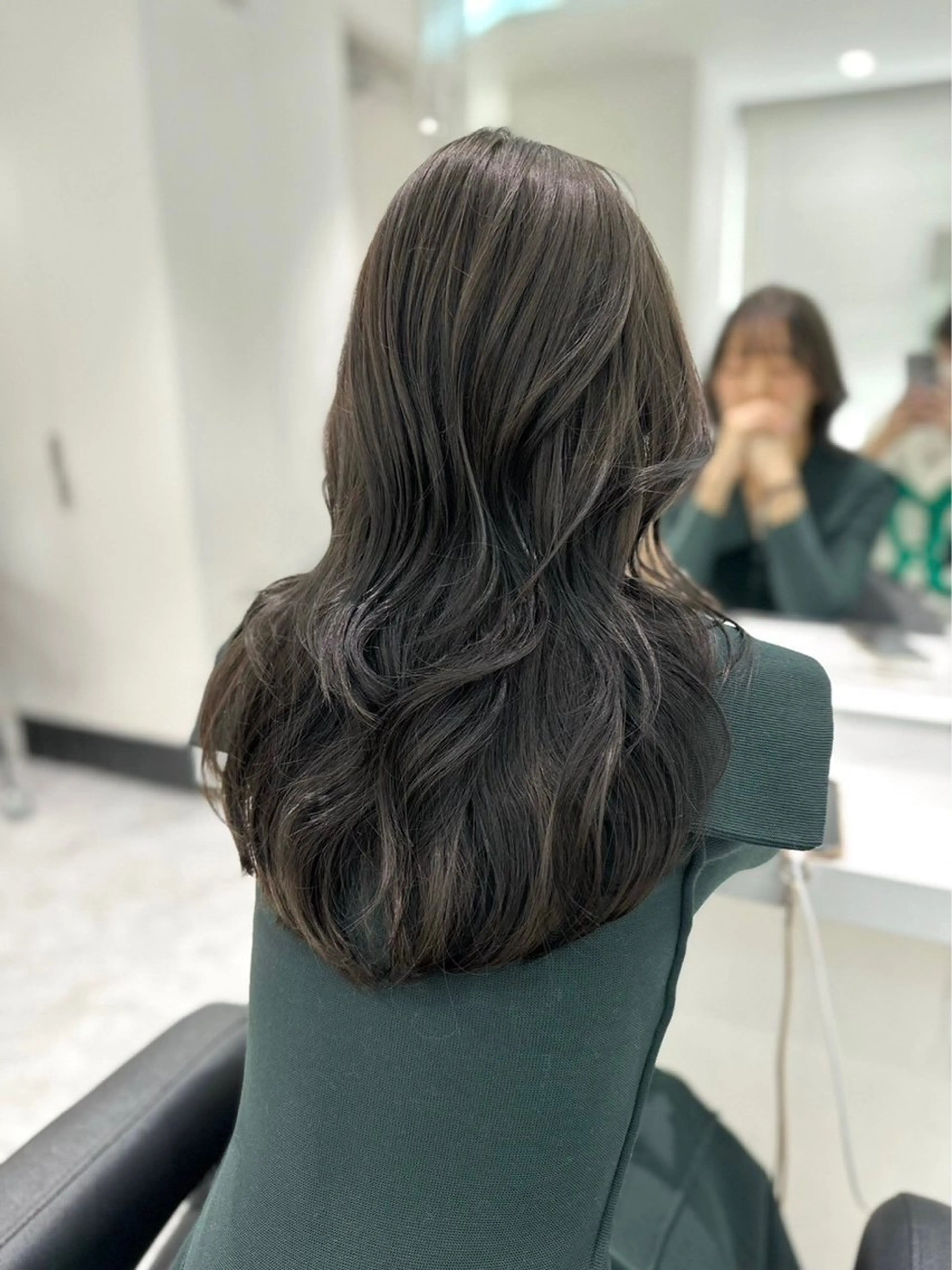 ロング カラー オリーブカラー 表参道指名1位💖 カラーの達人💗のヘアスタイル