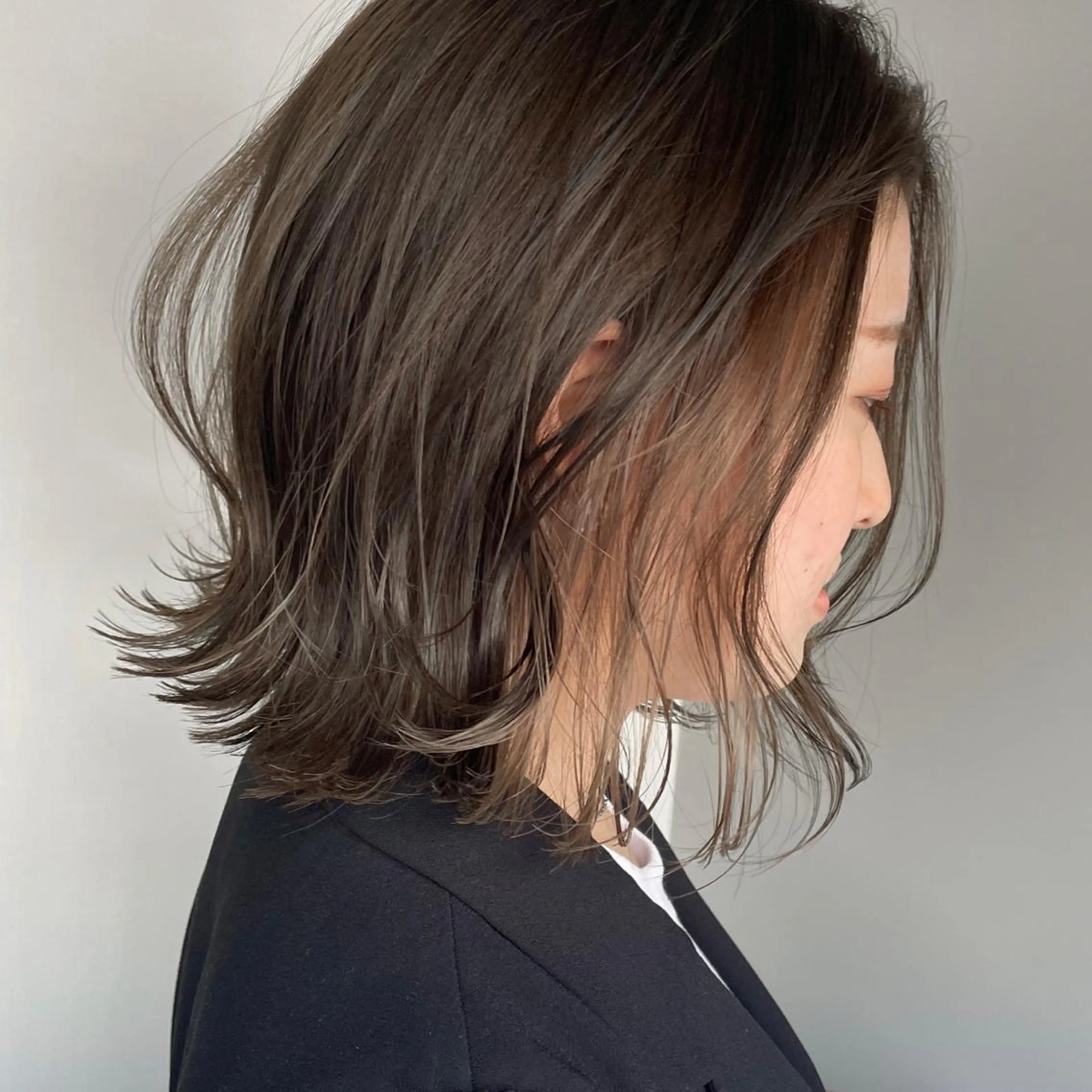 ミディアム カラー 瀬原 千夏のヘアスタイル