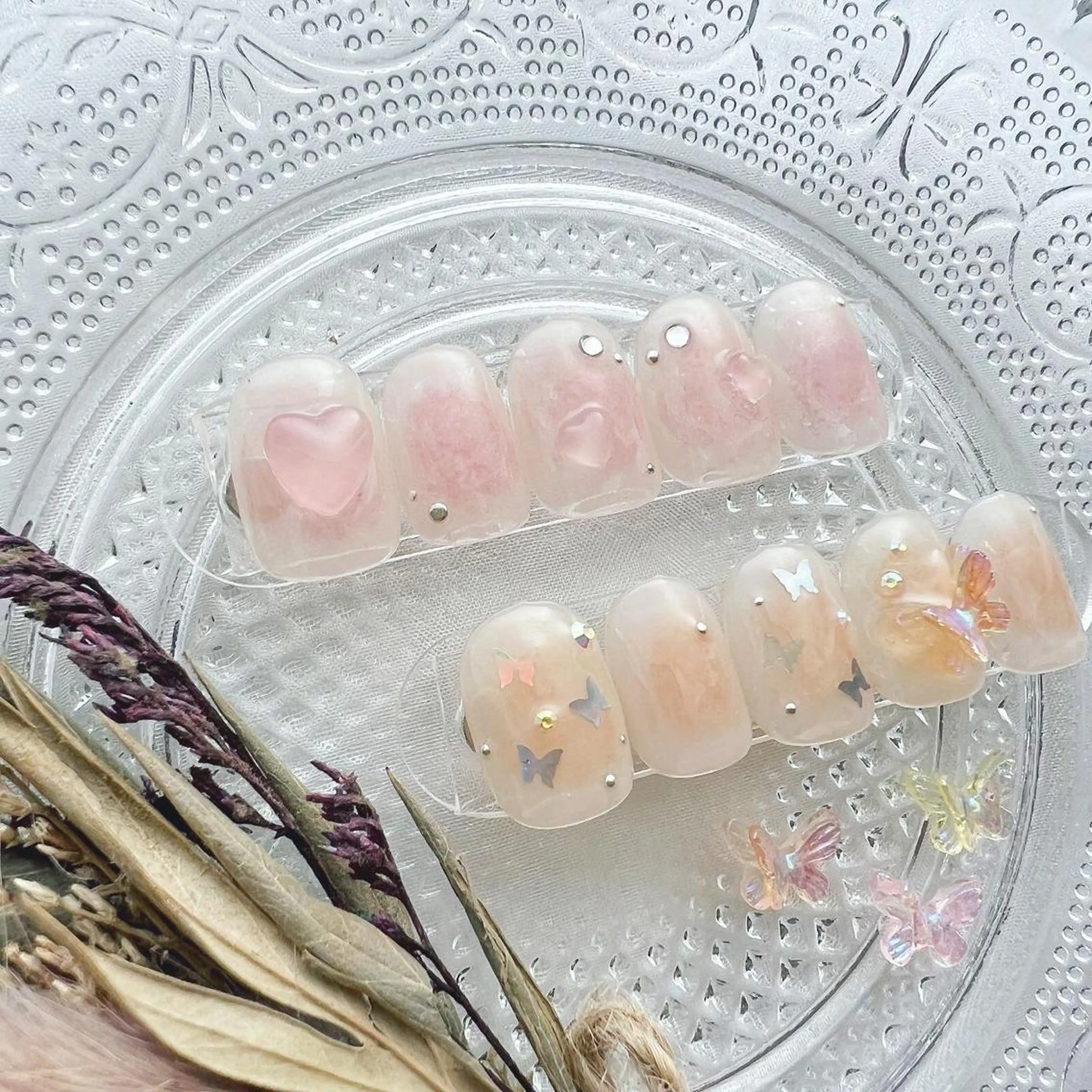 ネイル ハート ニュアンスネイル UVネイル ハンドネイル peaberry nailのネイルデザイン