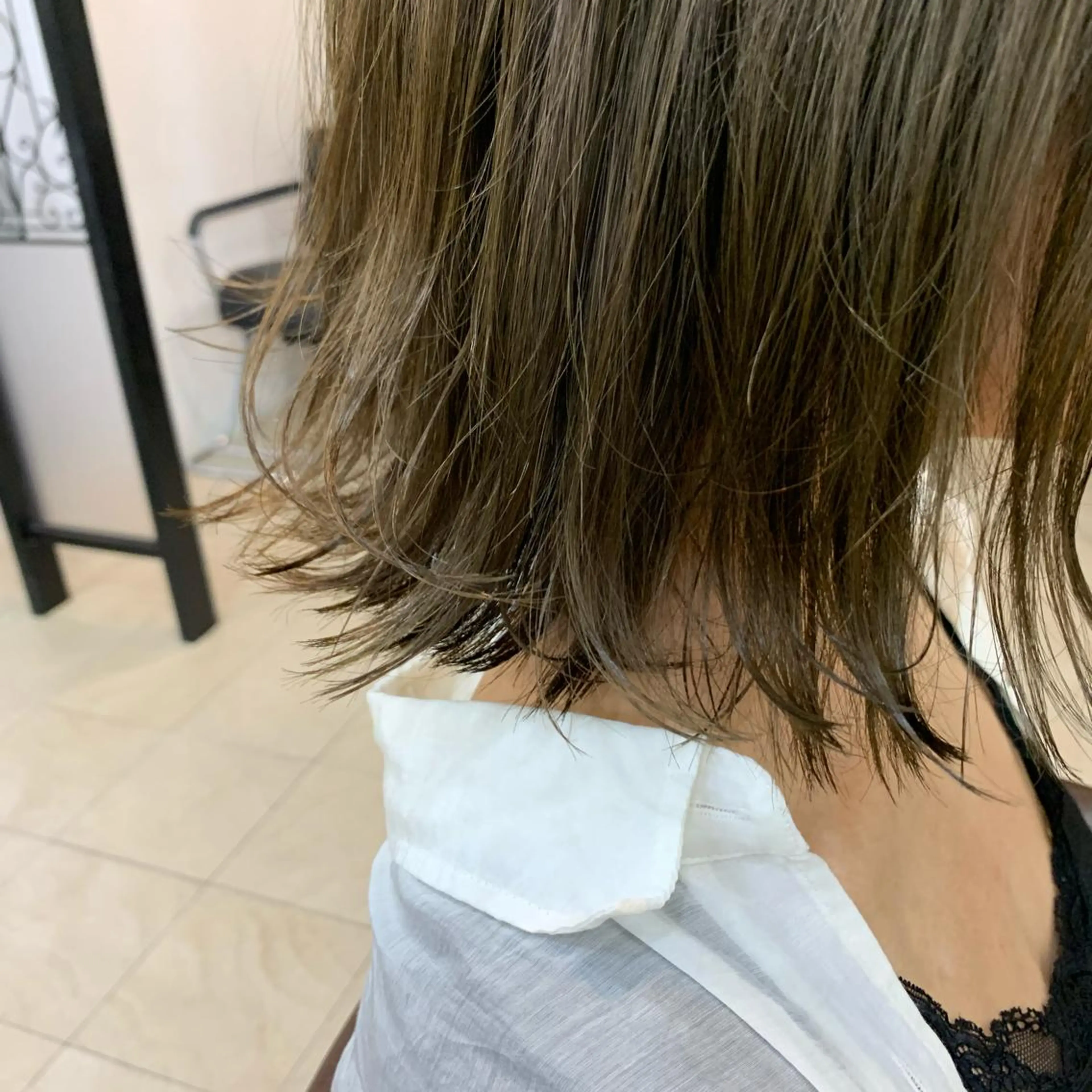ミディアム ボブ カット ヘアカラー トリートメント 早坂 裕真のヘアスタイル