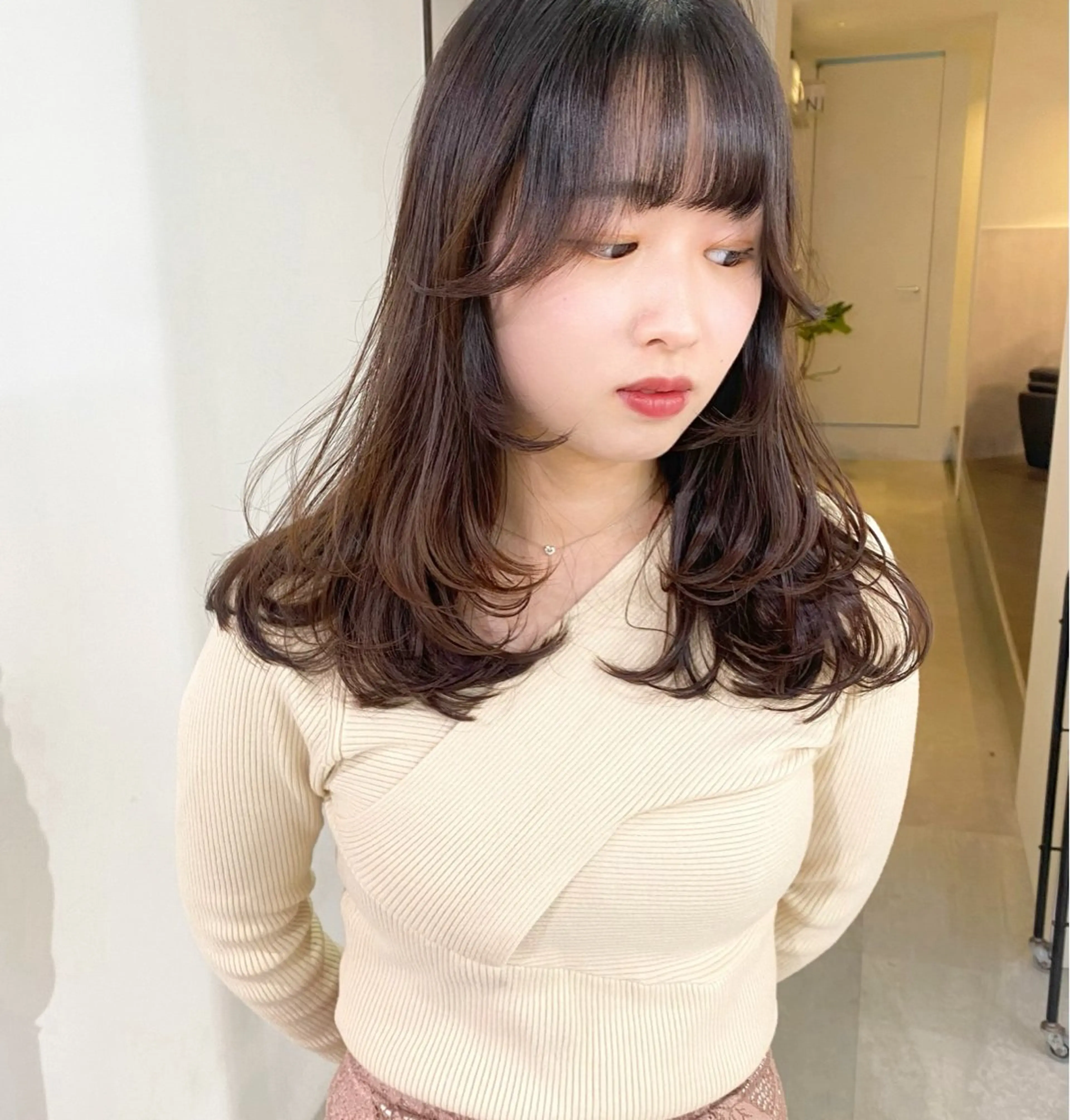 ロング レイヤーカット mizuki/ピンク ベージュ.レイヤーのヘアスタイル