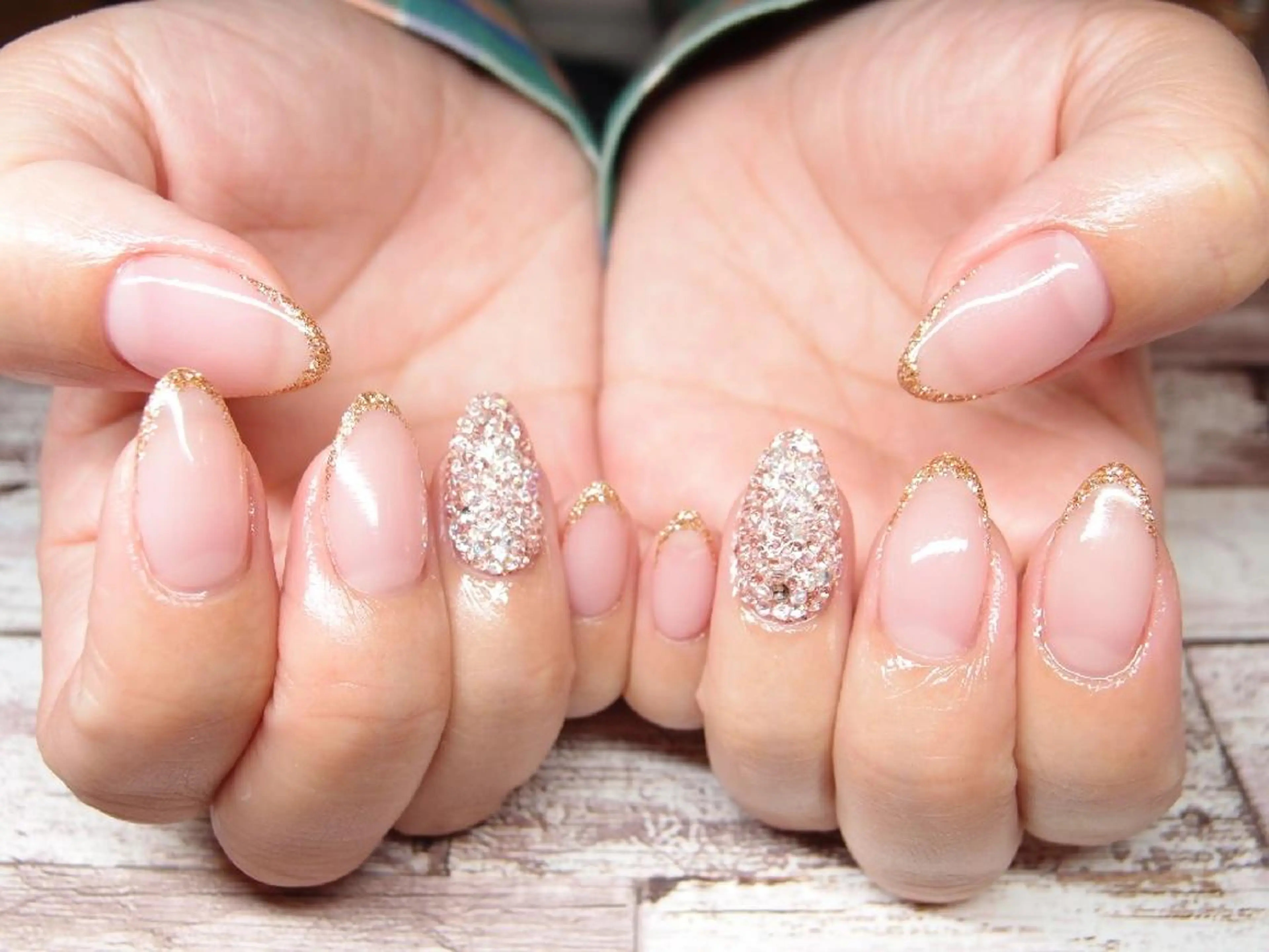 ネイル ラメ(グリッター) ワンカラーネイル ConneQt所属・ETHOSENSE. kimikaのネイルデザイン