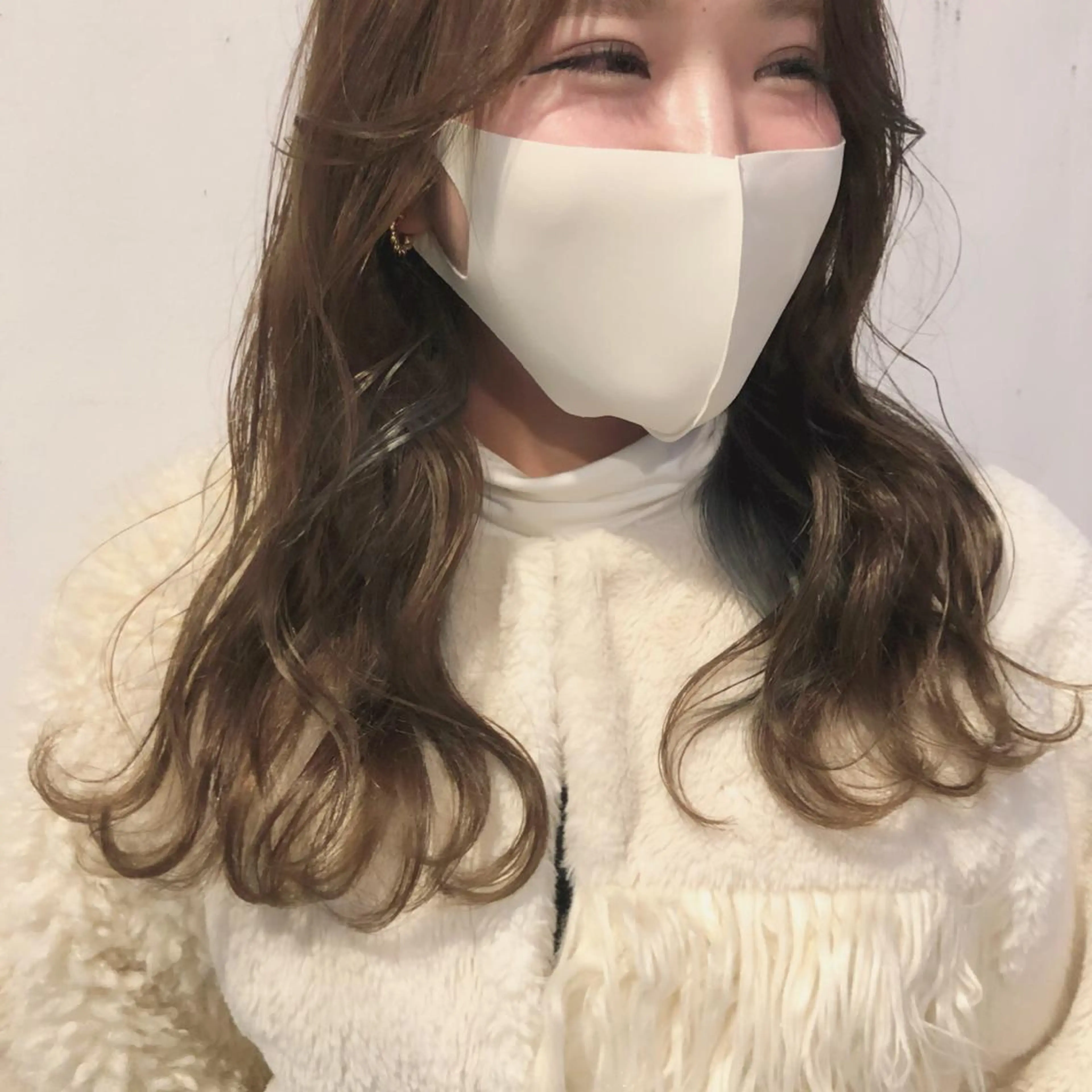 セミロング カラー シェアハピ ヤマモトのヘアスタイル