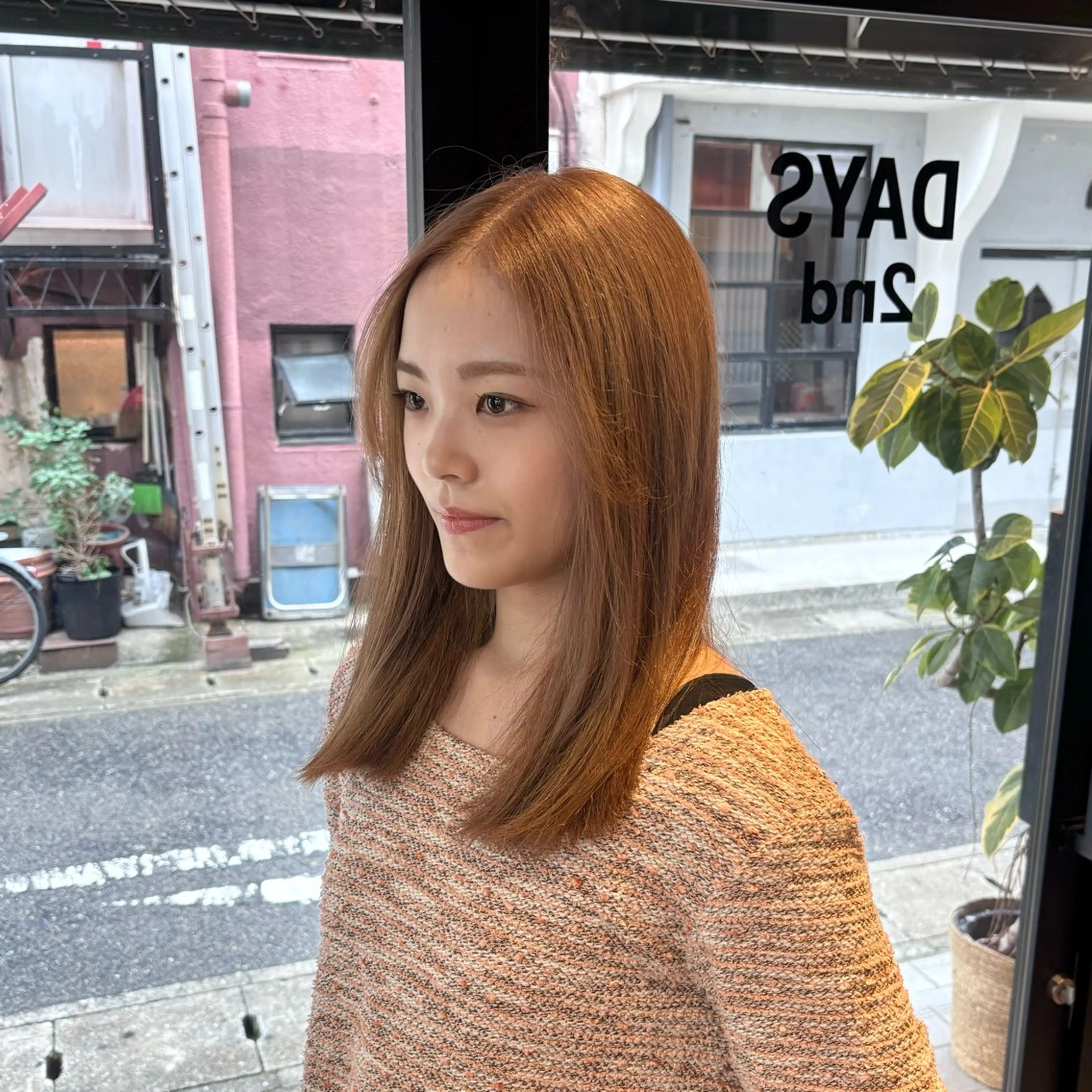 セミロング カラー ヘアカラー 山口 摩七斗のヘアスタイル
