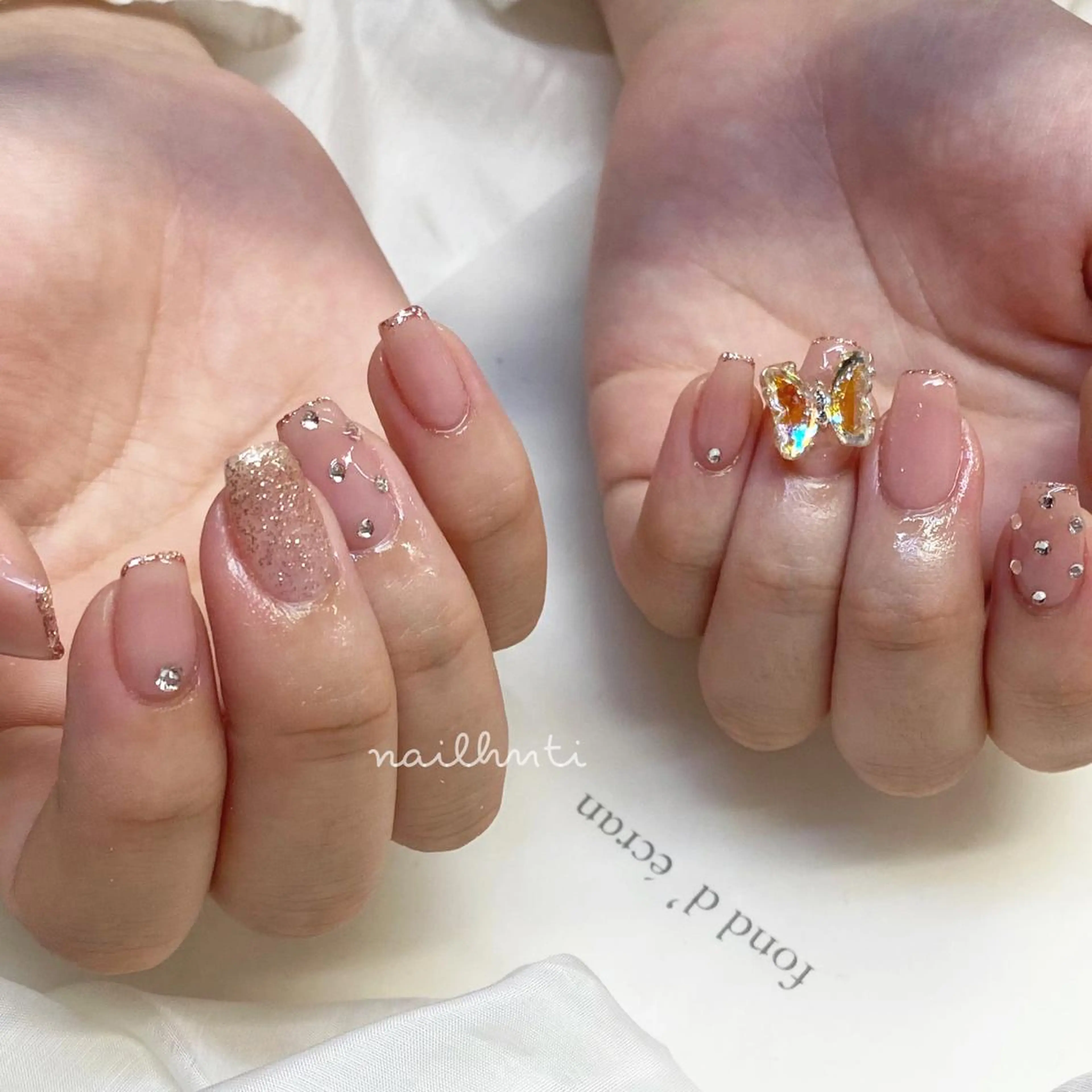 【当店オフ無料☁️】ハンドデザイン4本💅🏻🫧スナップフォトの中より💕💕色混ぜ.色変更🉑パーツ変更🉑の写真