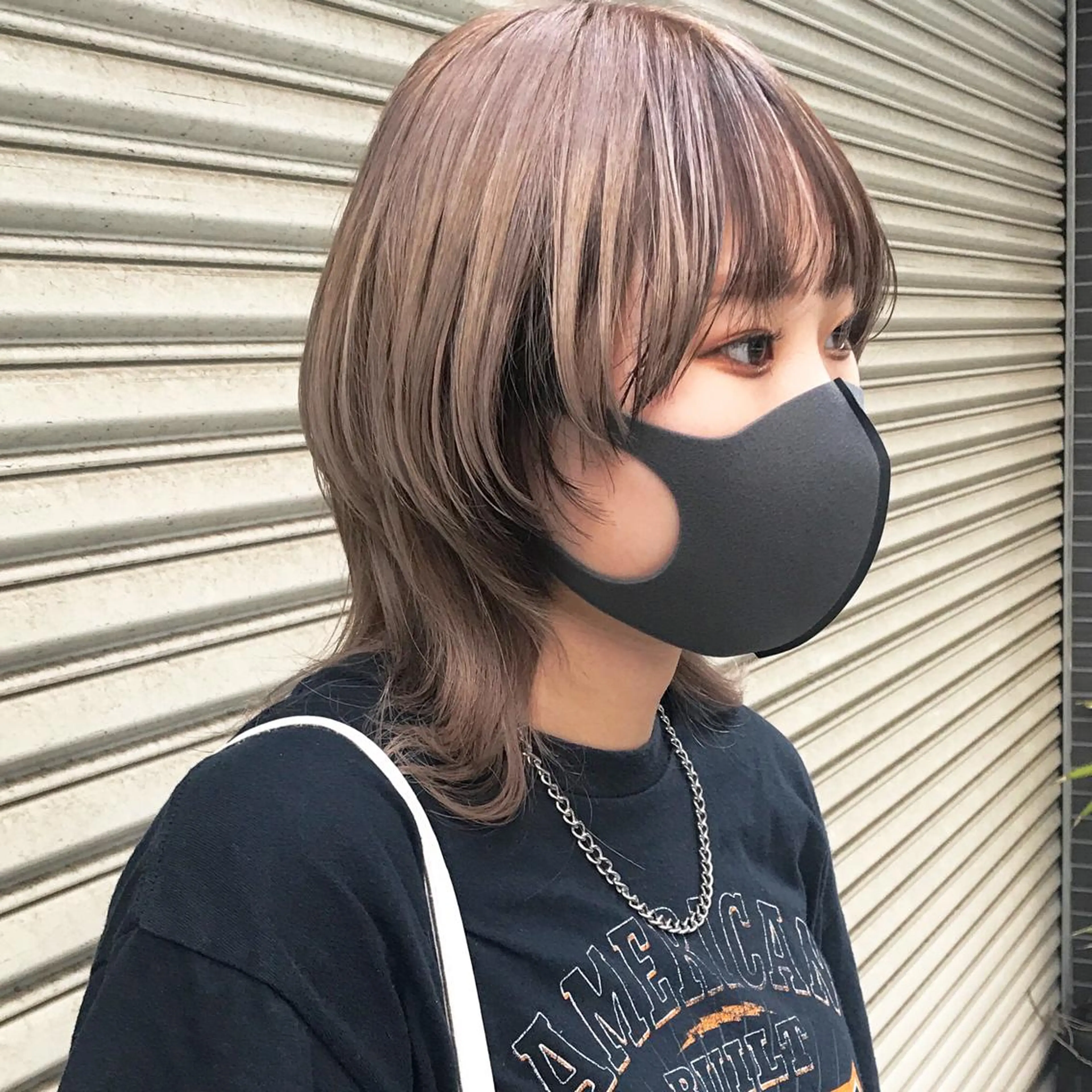 ミディアム カラー メンズ メンズブリーチ メンズインナーカラー メンズウルフカット ベージュカラー 黒髪 カット ヘアカラー トリートメント ヘアセット ✂︎ウルフ・ショート ✂︎MIKUNIのヘアスタイル