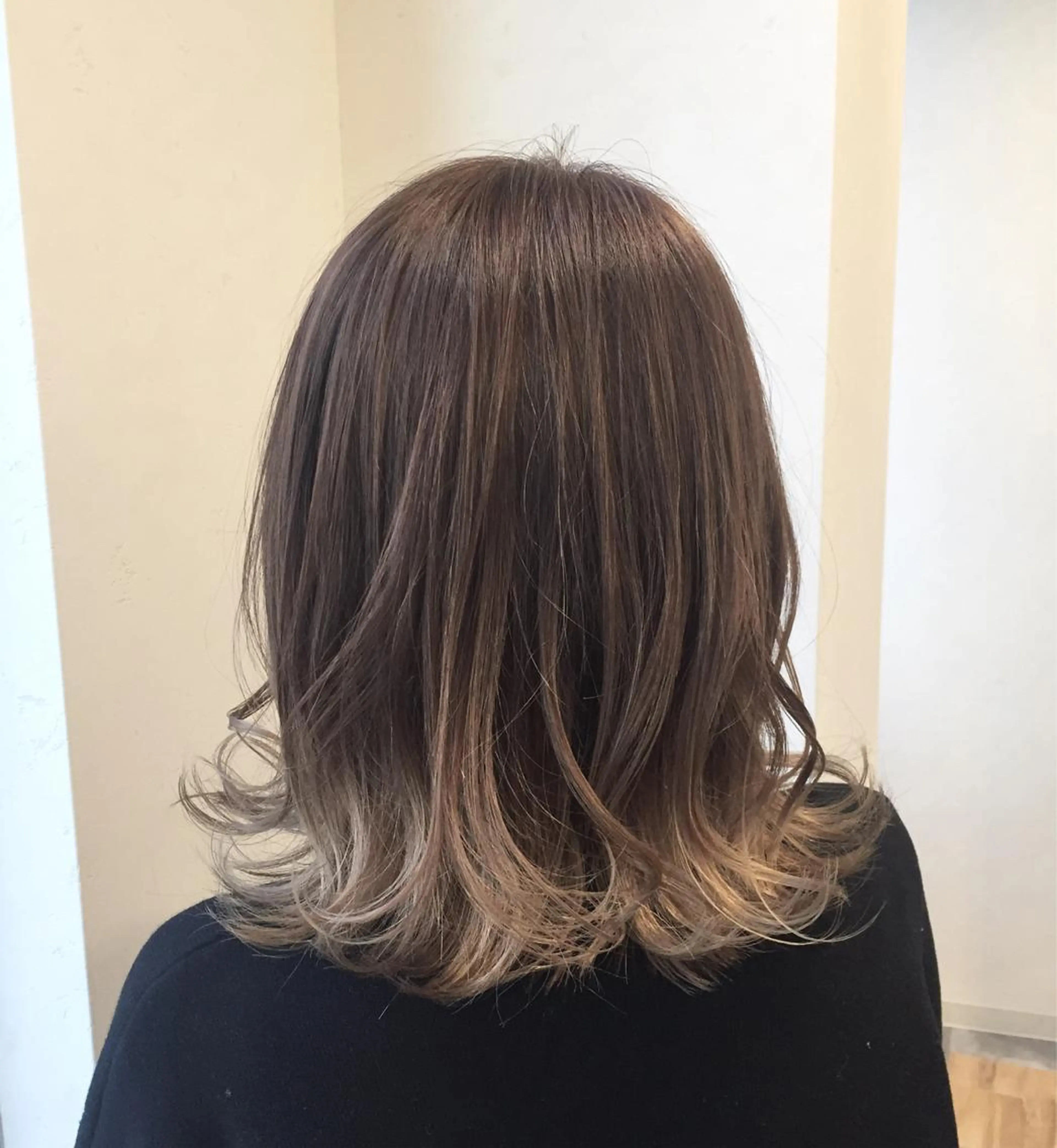 ミディアム 外国人風カラー ハイライト レイヤーカット Cecil hair 福岡天神店所属・cecilhair 福岡天神店のヘアスタイル