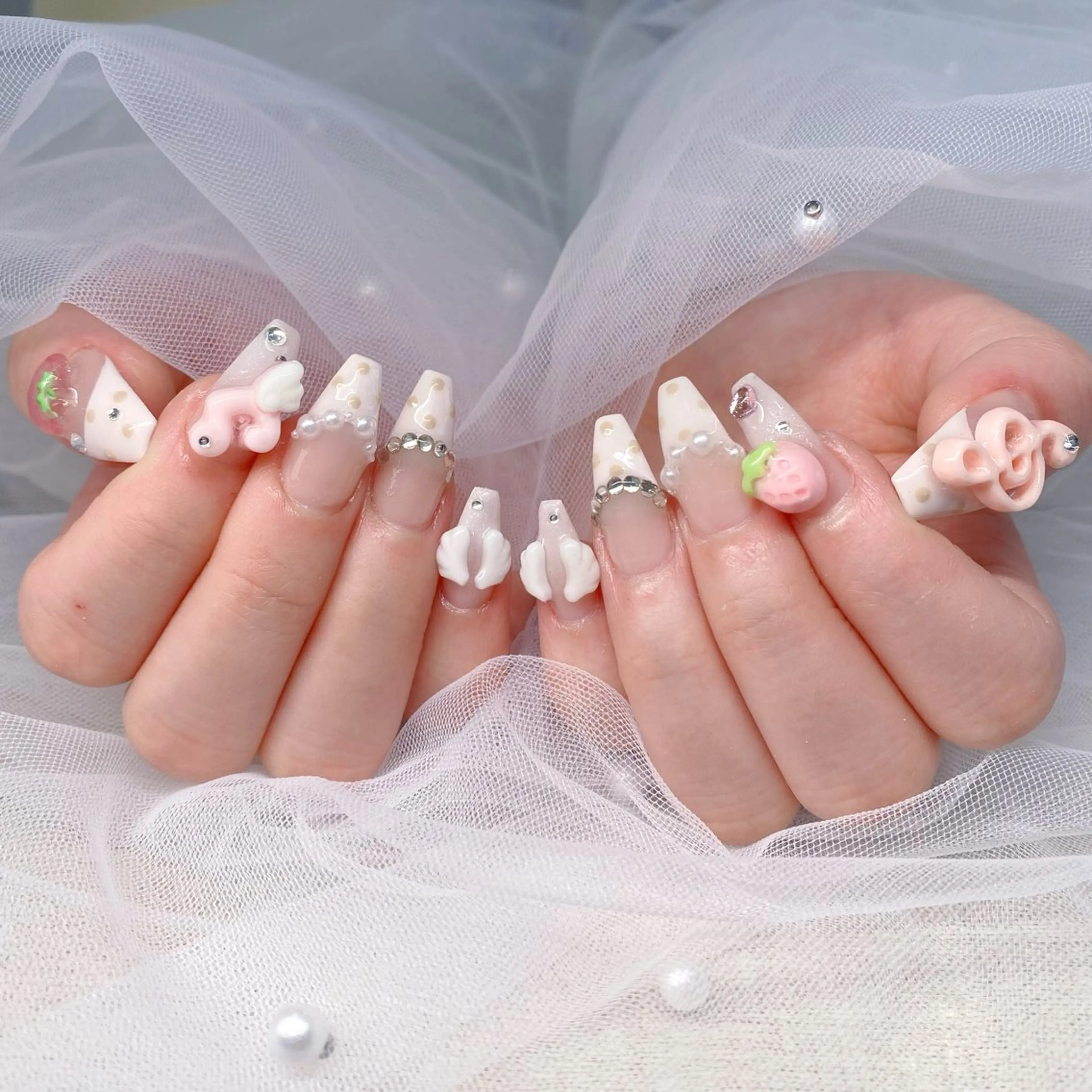 ネイル オーロラネイル ブルー チークネイル 長さ出し フットネイル ハンドネイル Momo チップ長さ出し専門店のネイルデザイン