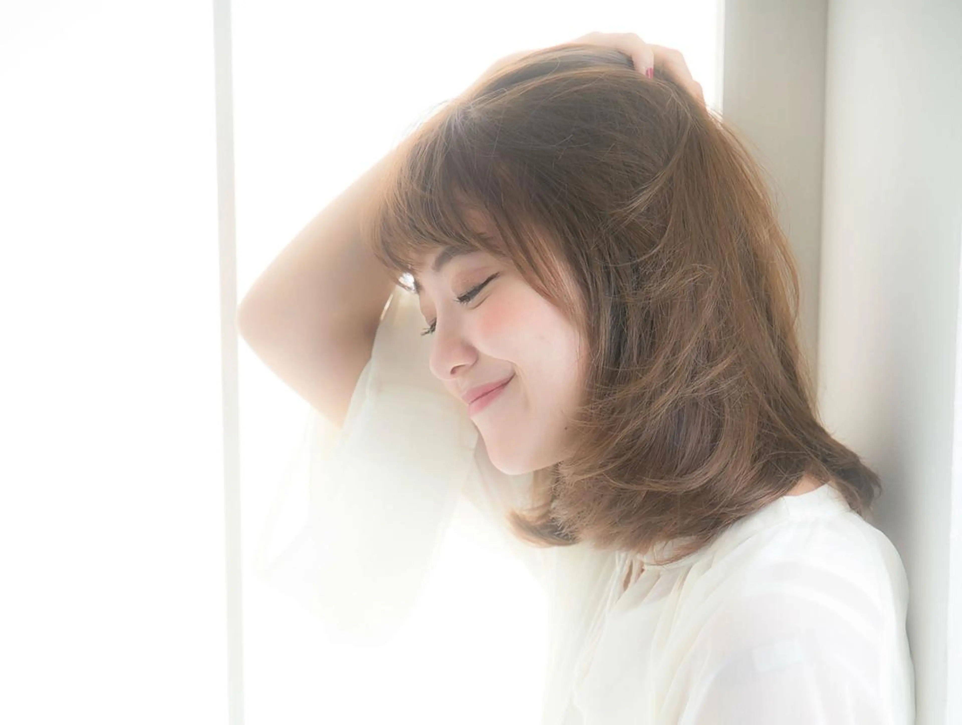 ミディアム カラー パーマ アディクシーカラー ケアカラー 髪質改善 トリートメント ストレートパーマ カット ヘアカラー トリートメント 【ヘアケア特化型】 newi天王寺のヘアスタイル