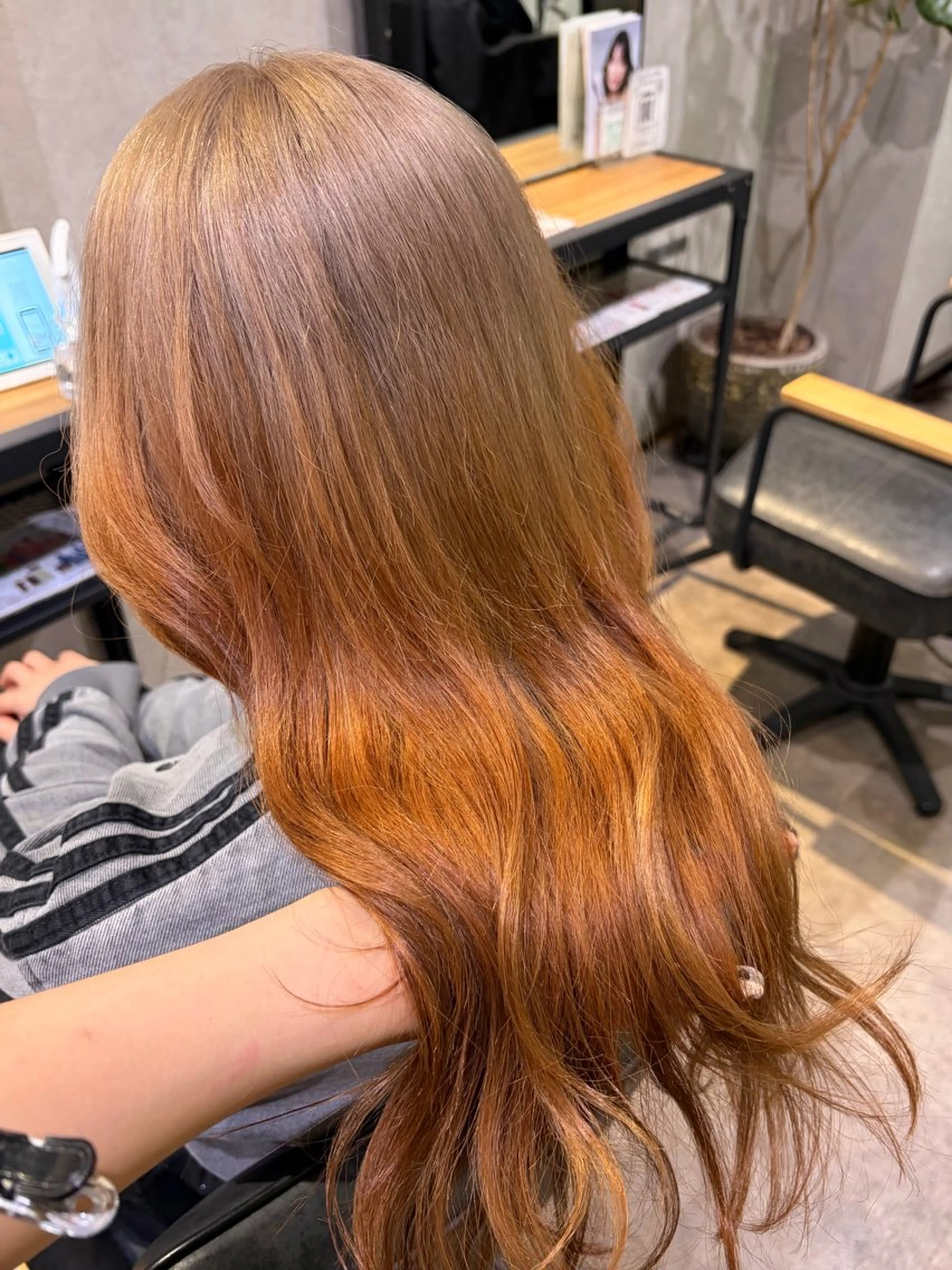ロング カラー ハイトーンカラー ヘアカラー 派手髪ハイトーン💛 ネイル💅まりなのネイルデザイン