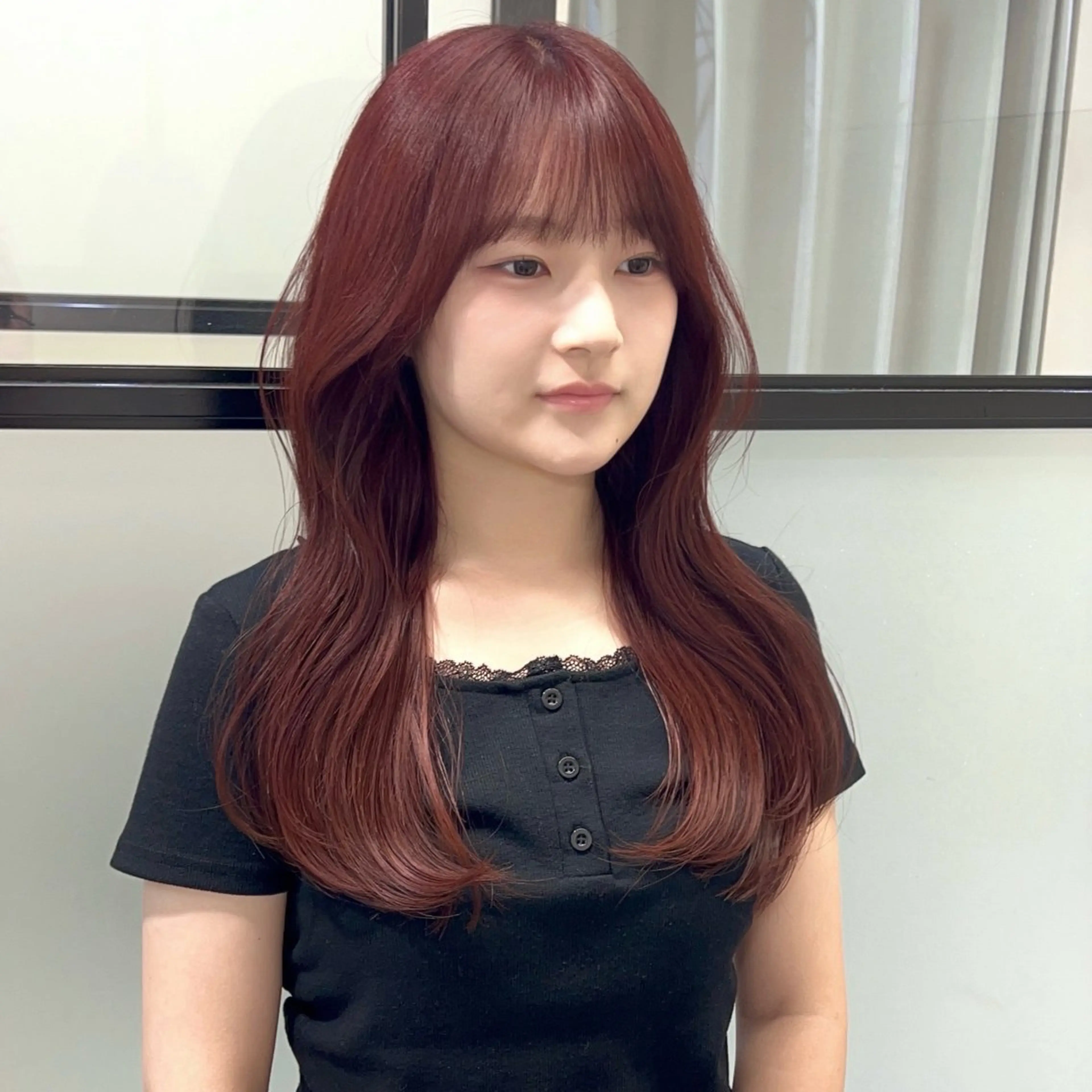 セミロング カラー ブリーチ カシス 透明感カラー ダブルカラー ブリーチなしカラー カット ヘアカラー EMANON梅田店所属・前川 朋香のヘアスタイル