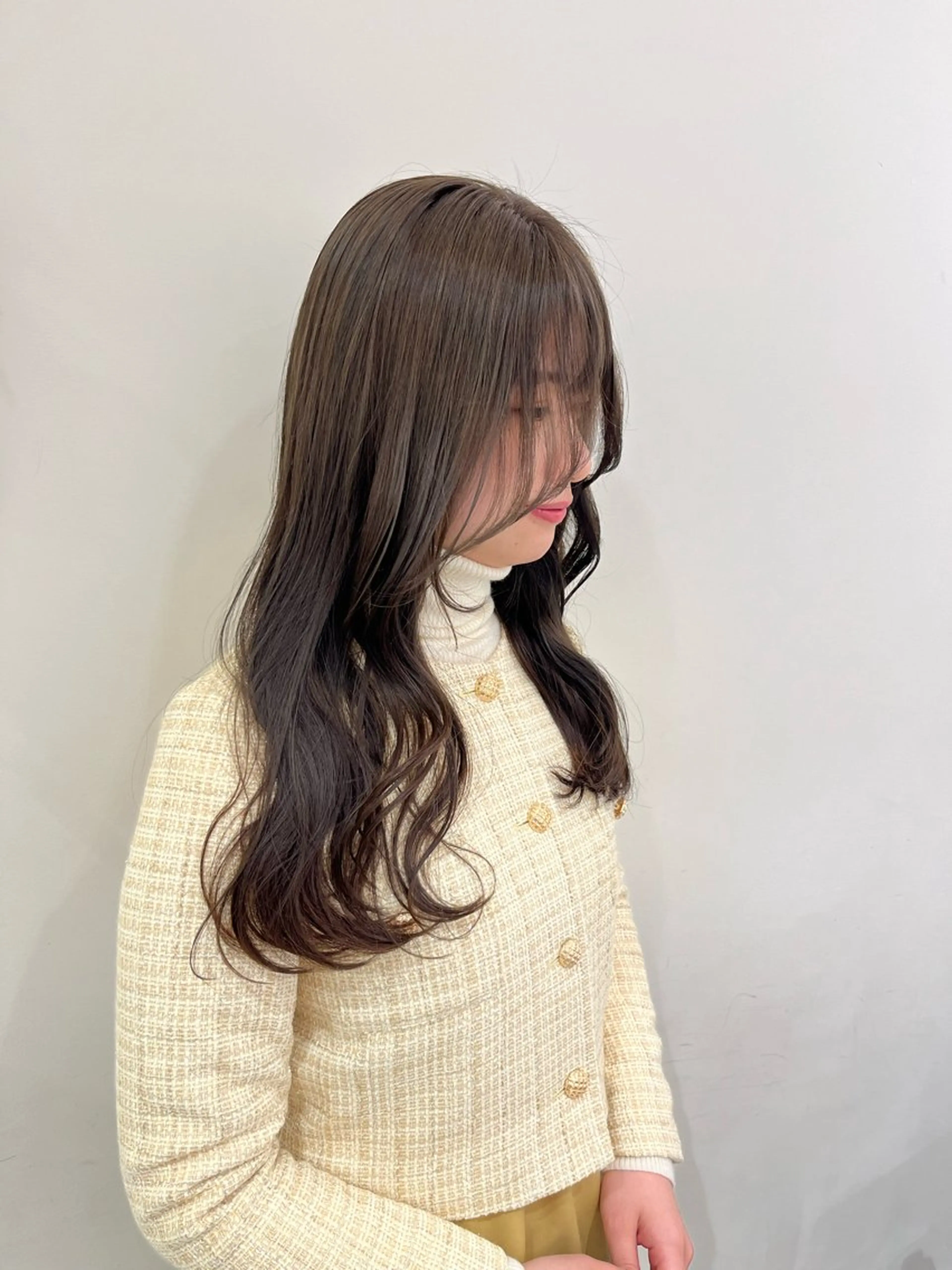 ロング 🫧オリーブカラー/ 酸性縮毛矯正銀座🫧のヘアスタイル