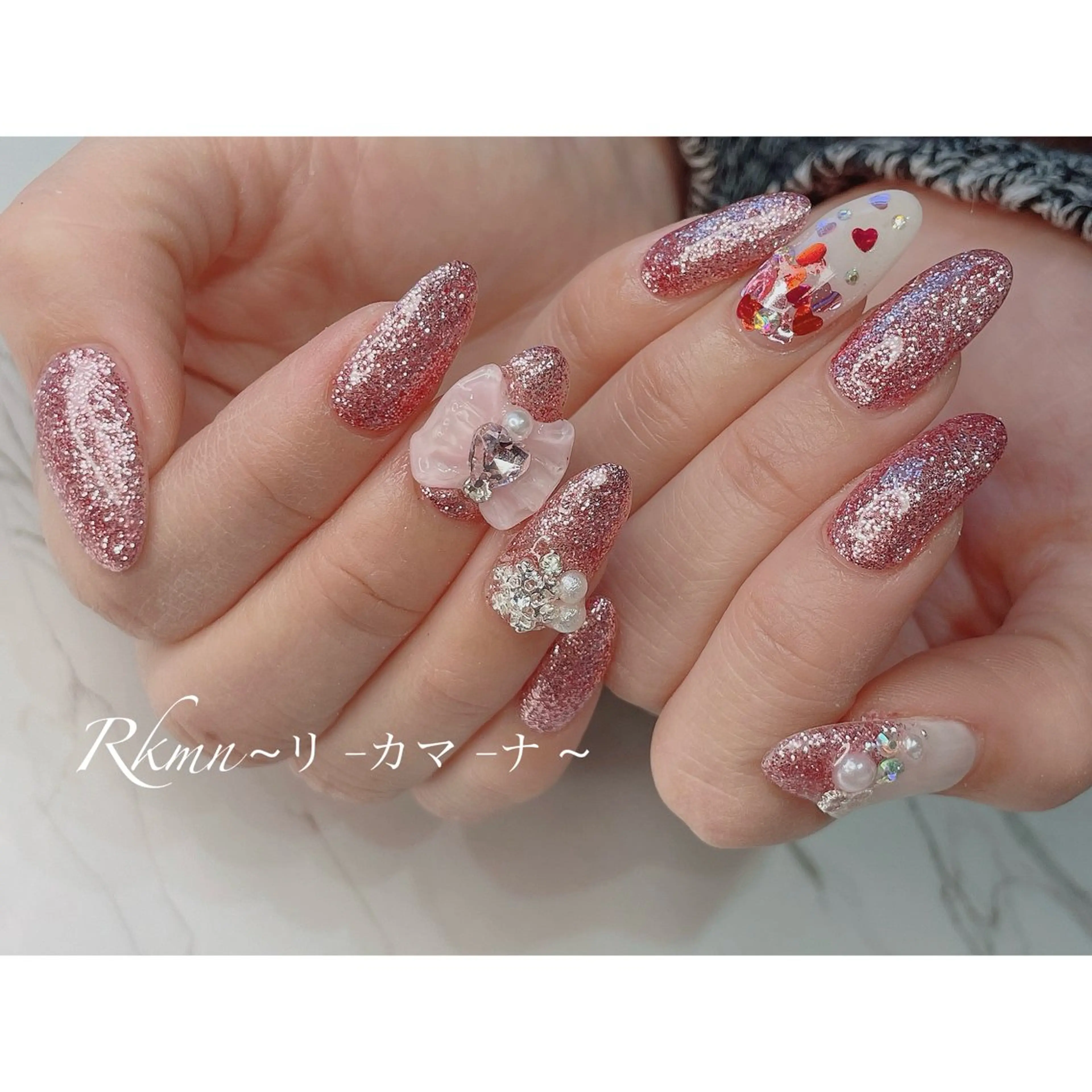 ネイル アートネイル ハート キラキラネイル ラメ(グリッター) リボン ハンドネイル フットネイル ハンドケア Rkmn ~リ-カマ-ナ~のネイルデザイン