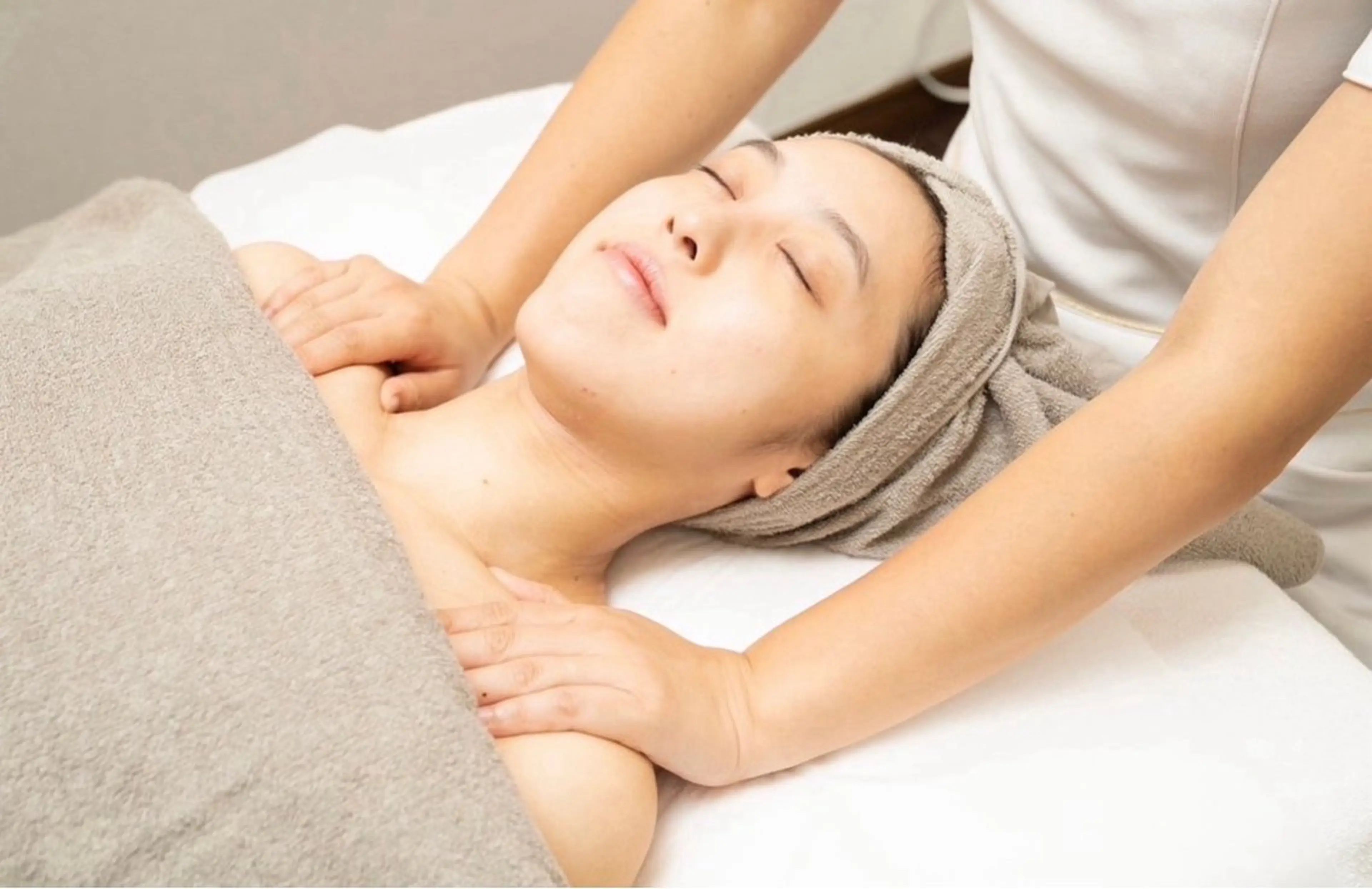 肌質改善専門サロンAte国分寺店所属・Ate Rikaのエステ・リラクイメージ