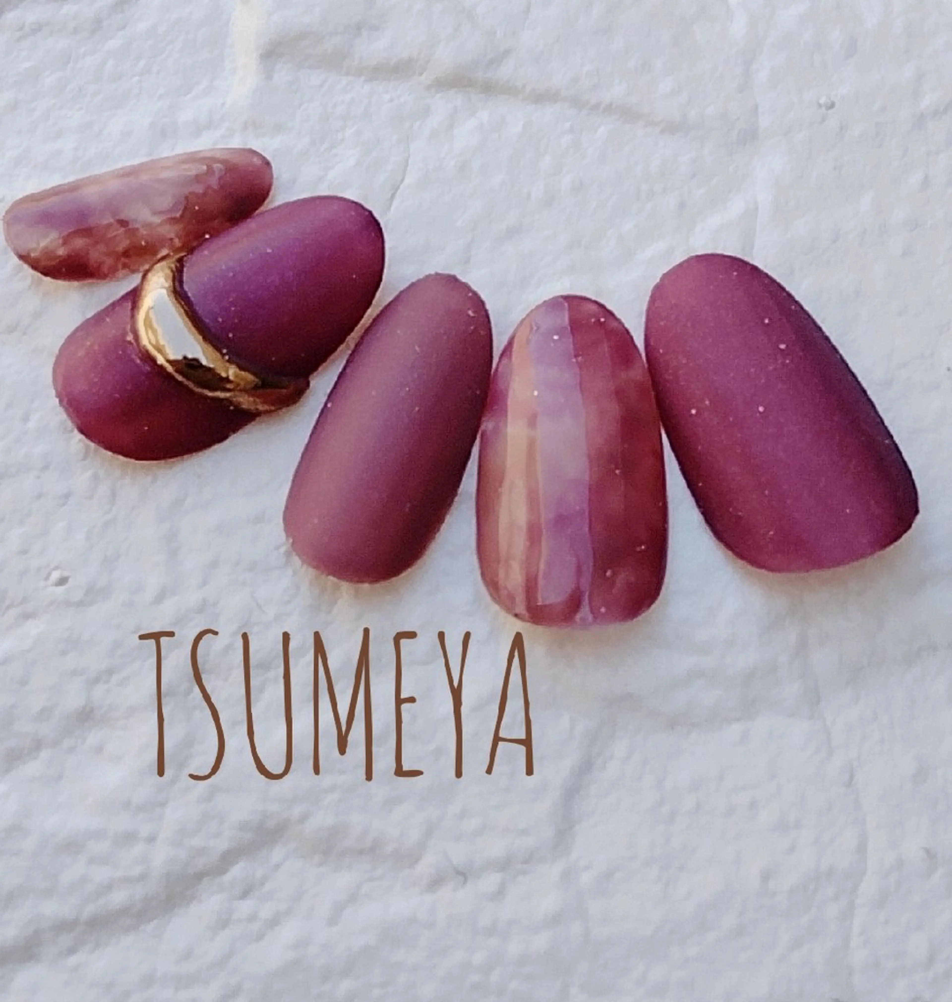 ネイル ボルドー ゴールド ハンドネイル _TSUMEYA _のネイルデザイン
