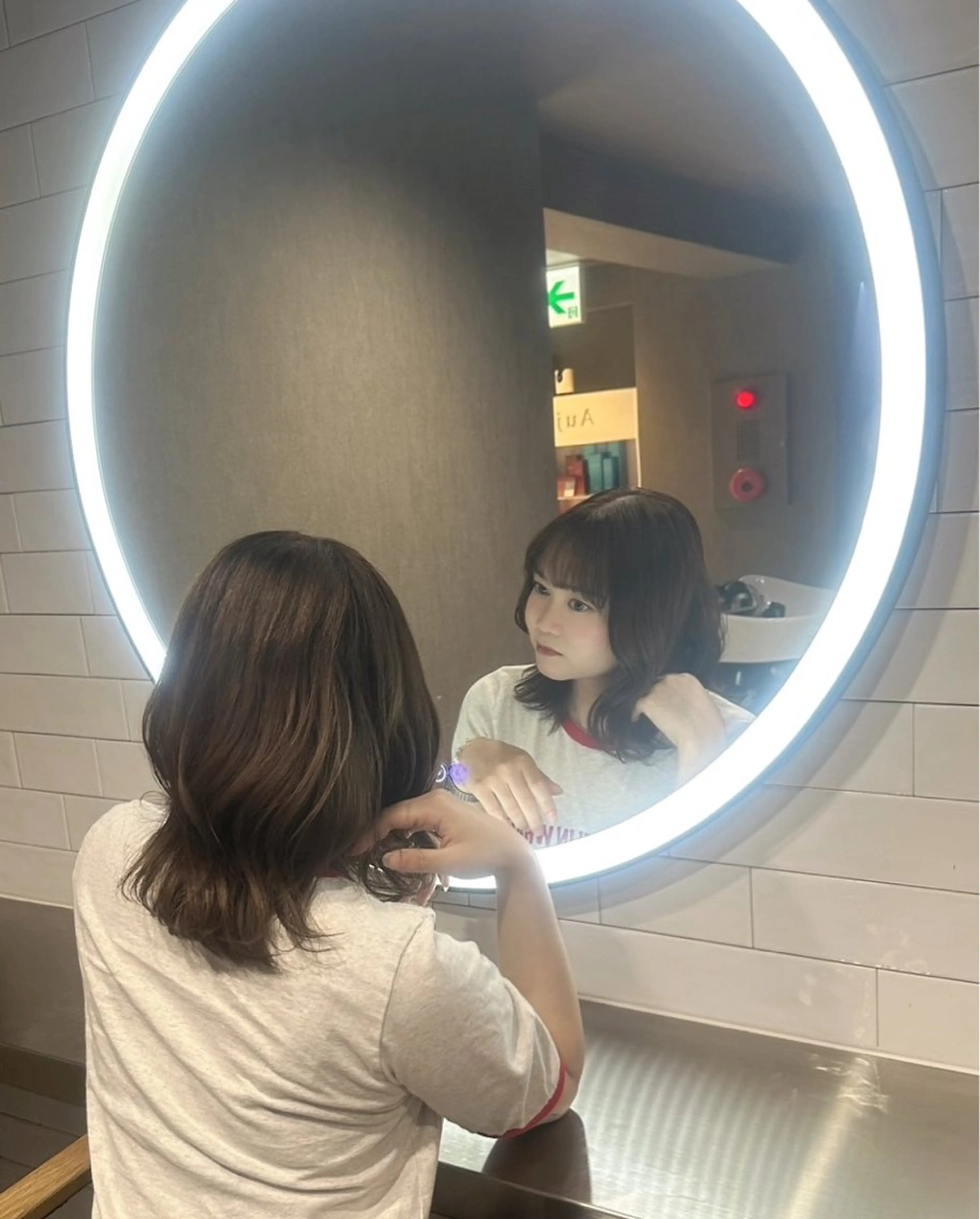 ミディアム カット ヘアカラー 村井 隆仁のヘアスタイル