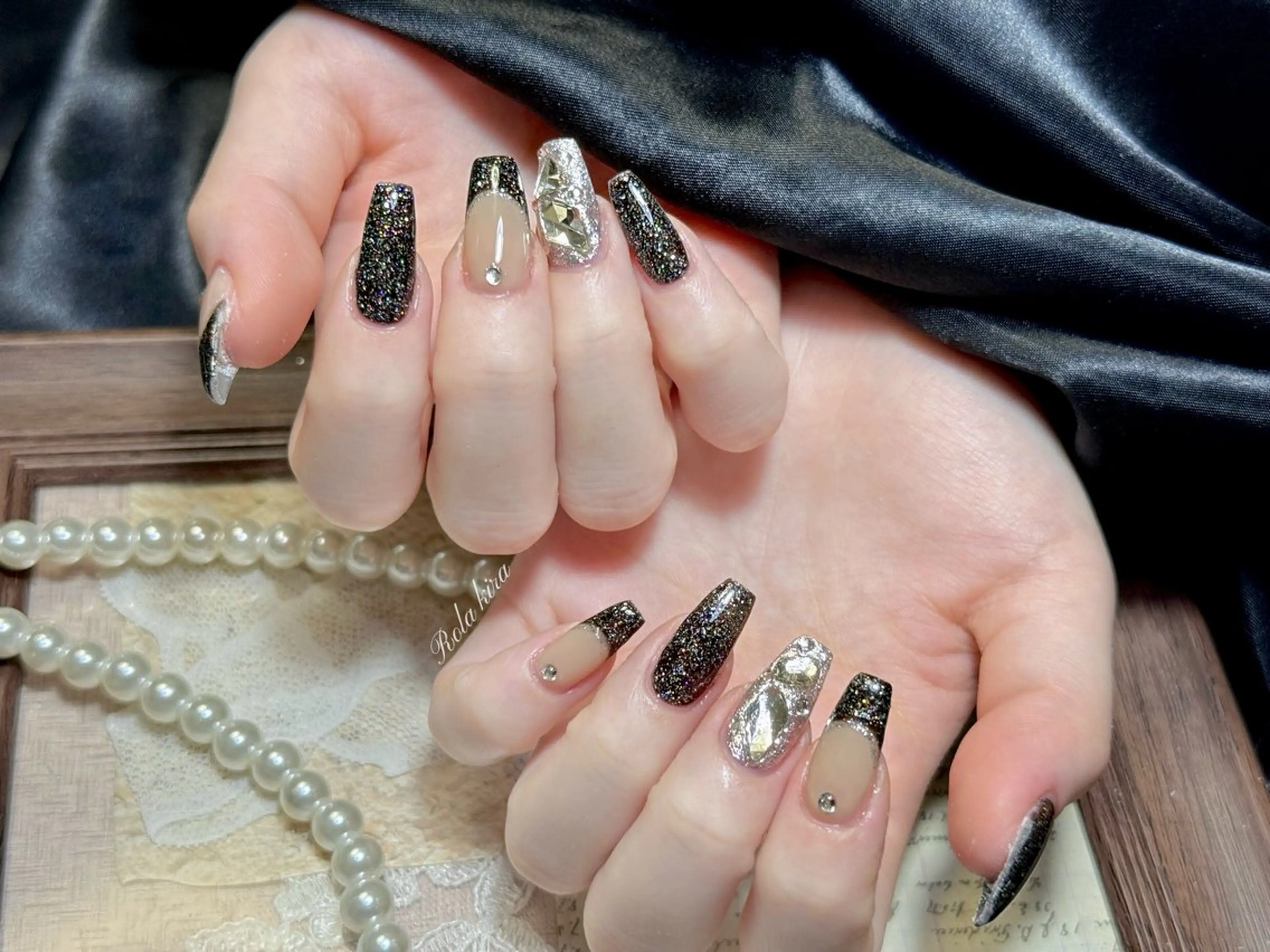 ネイル フレンチネイル ジェルネイル ガラスフレンチ キラキラネイル 韓国ネイル ハンドネイル Rola kira nail salon所属・Rola kira 麗のネイルデザイン