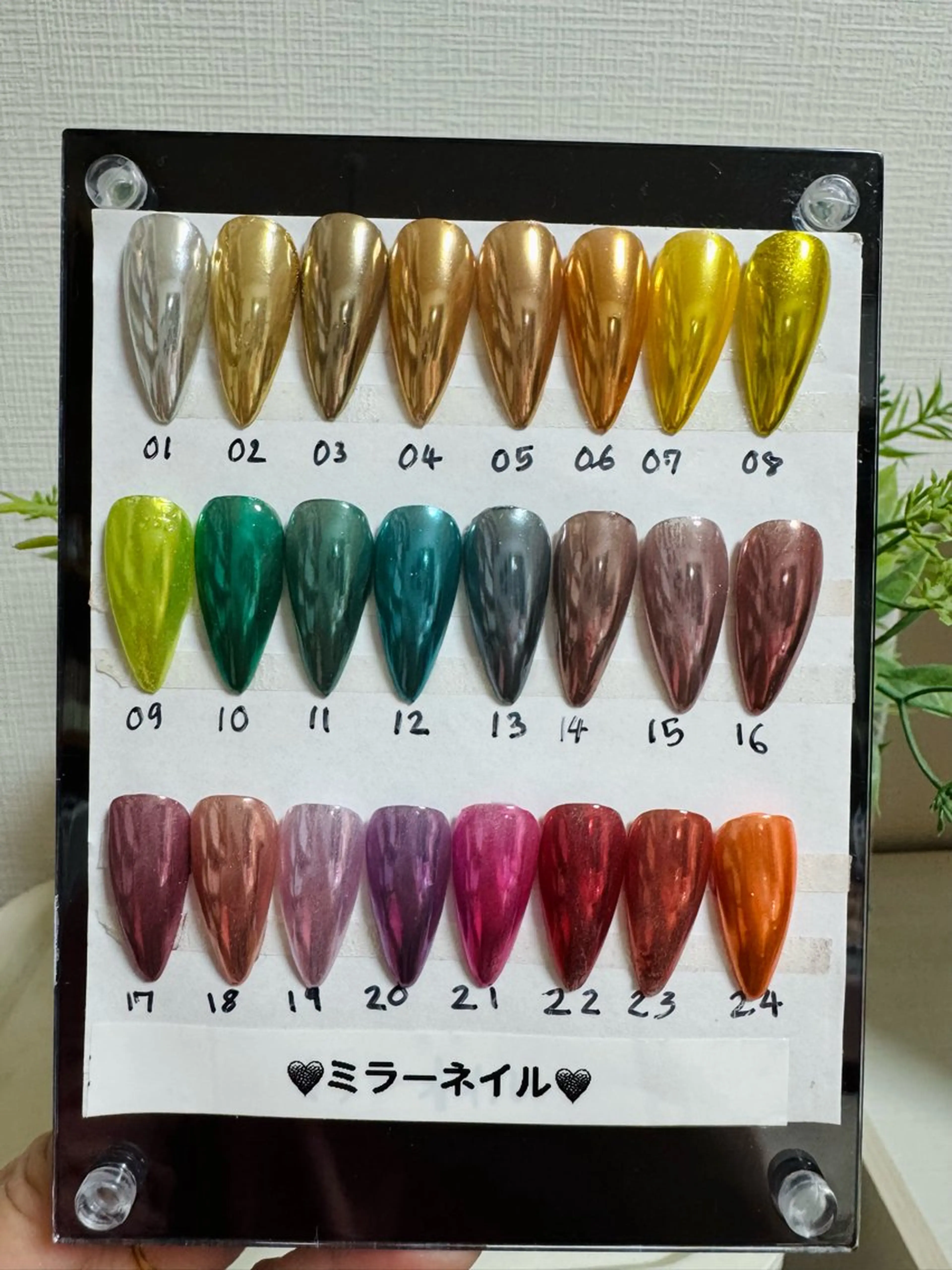 自爪ハンドネイル ミラネイル ワンカラ2色 まで簡単ア-ト2本 3150¥外店オフプ+500¥持ち込みデザインOKです。の写真