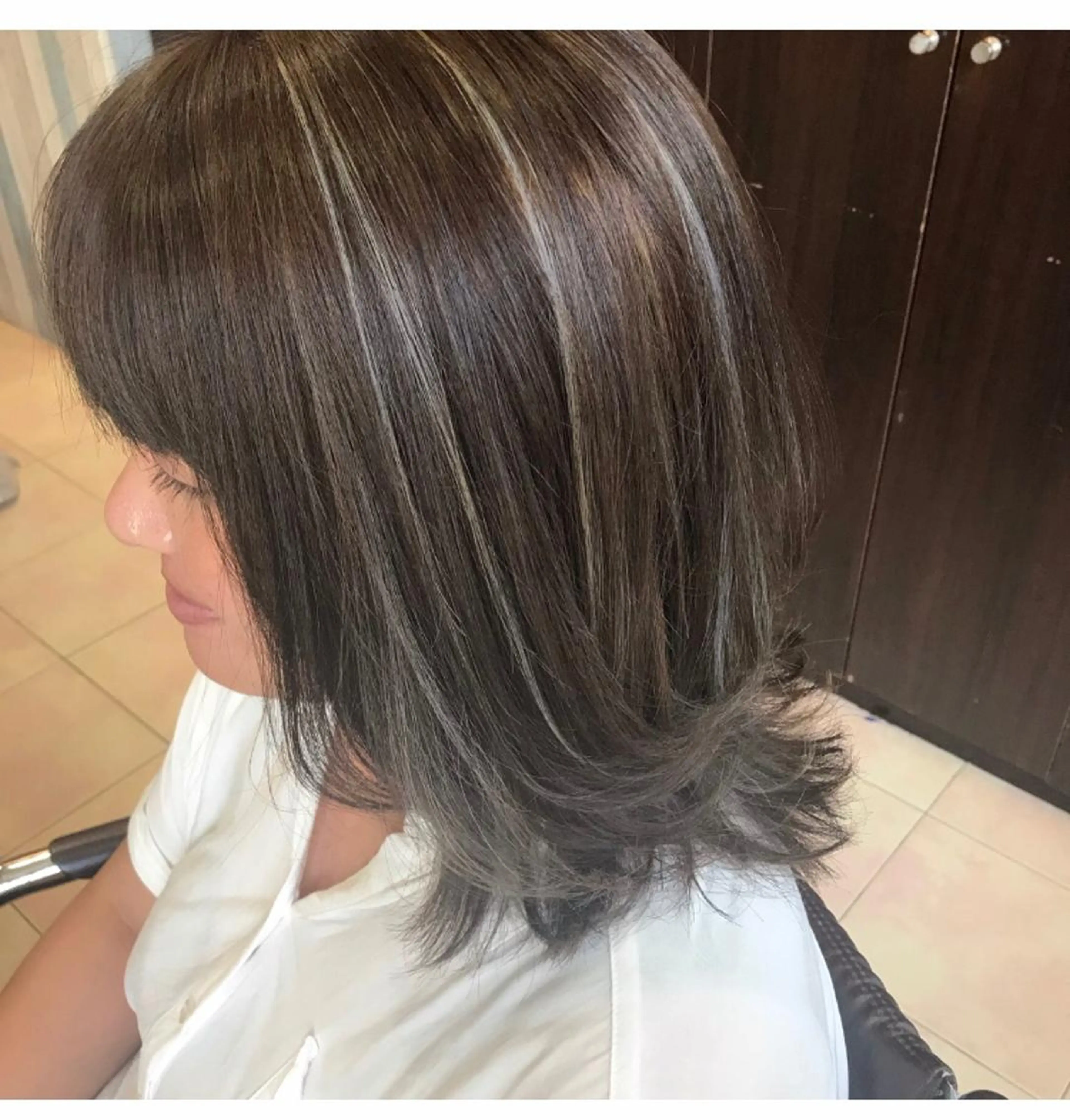 セミロング カラー ハイライトカラー ハイライト 関 桃子のヘアスタイル