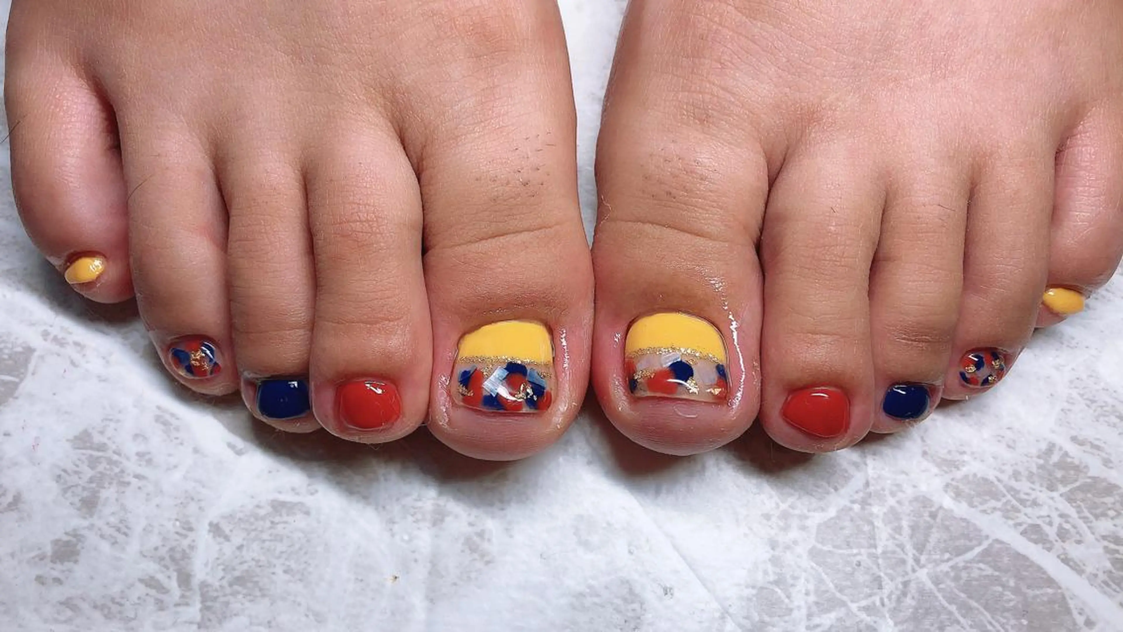 ネイル フットネイル 内田 奈津美のネイルデザイン