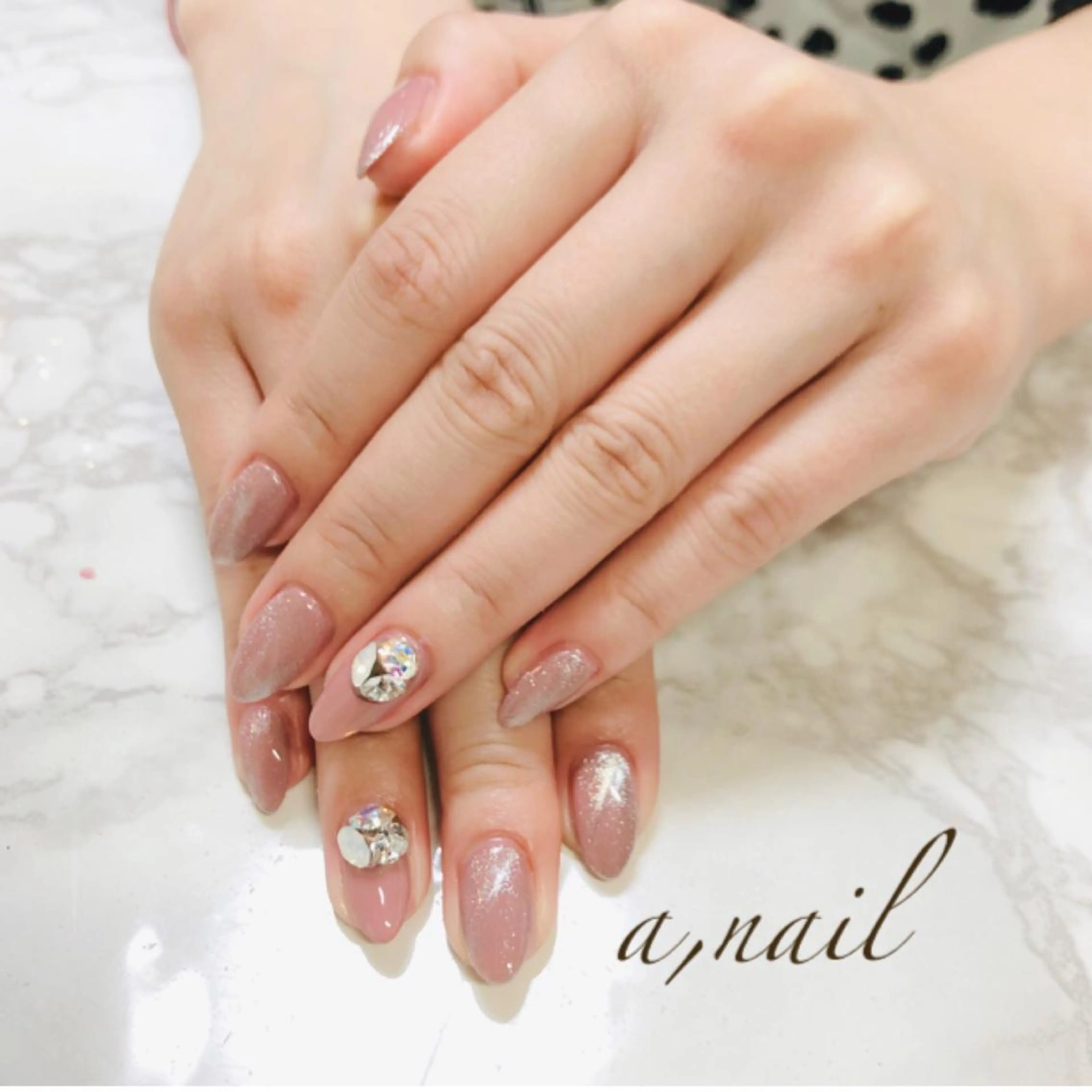 ネイル フットネイル ラメ(グリッター) マグネットネイル ニュアンスネイル オフィスネイル ハンドネイル ネイルサロン エーネイルのネイルデザイン
