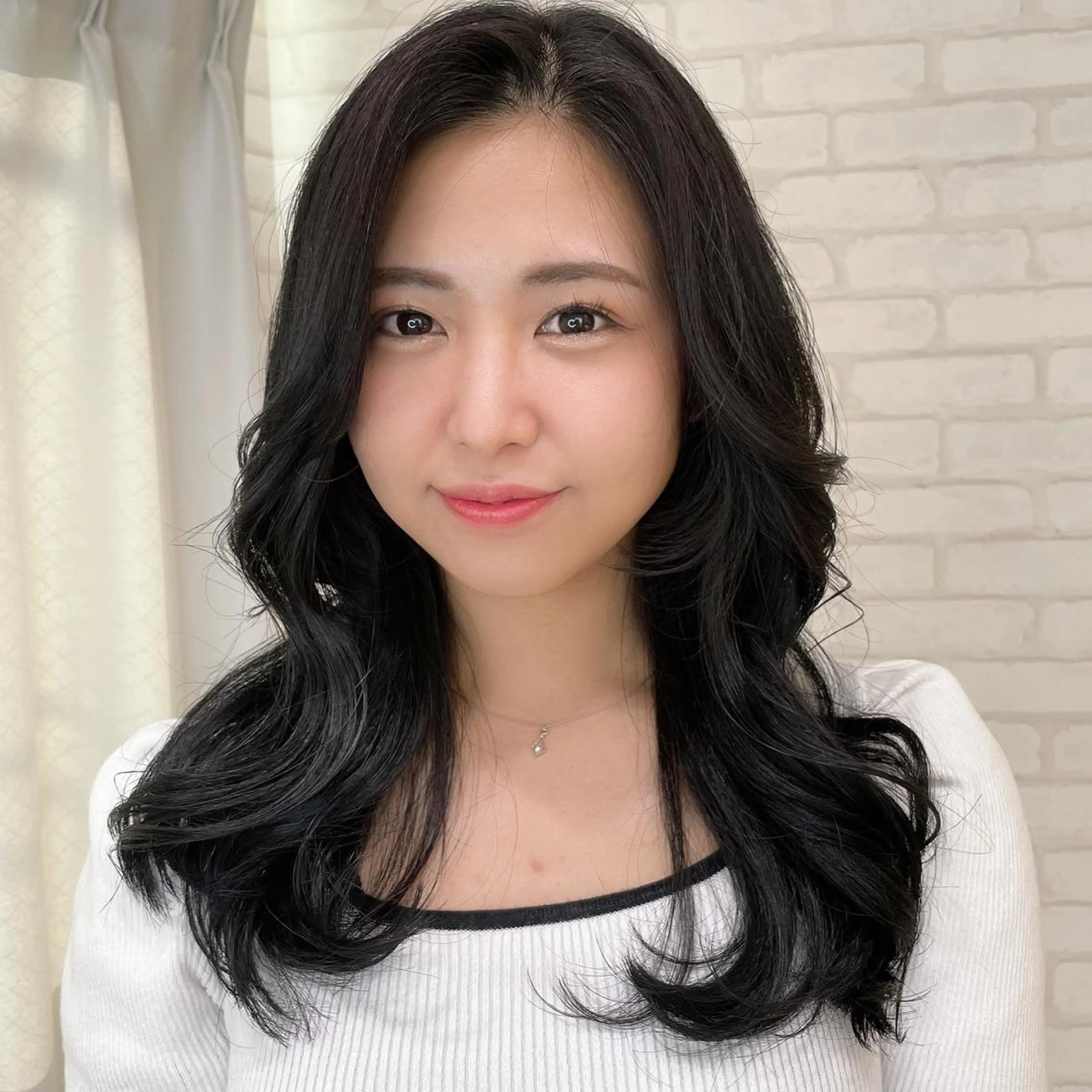 セミロング カラー abilita AZUSAのヘアスタイル