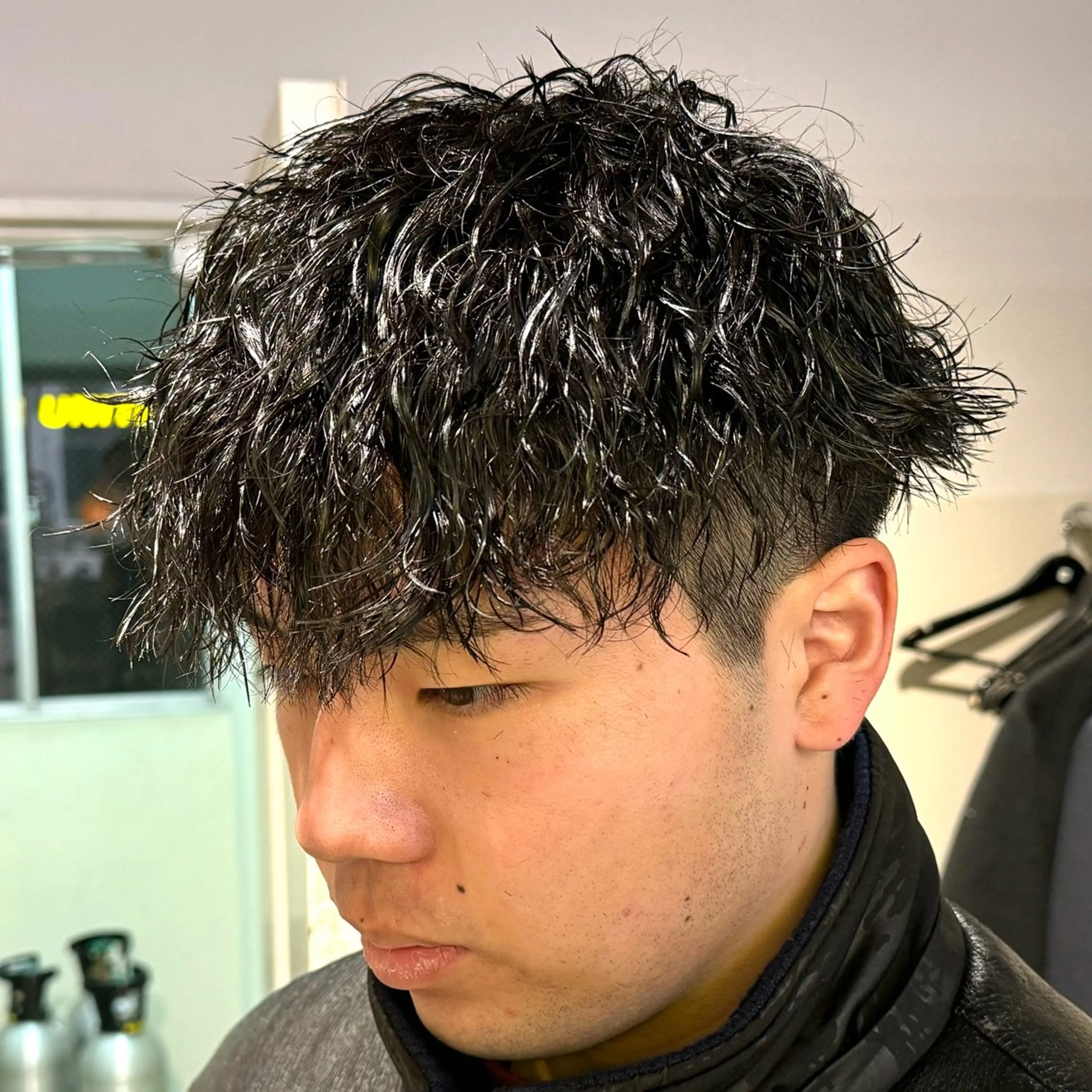 ショート パーマ ヘアアレンジ メンズ メンズパーマ 艶カラー の達人のヘアスタイル