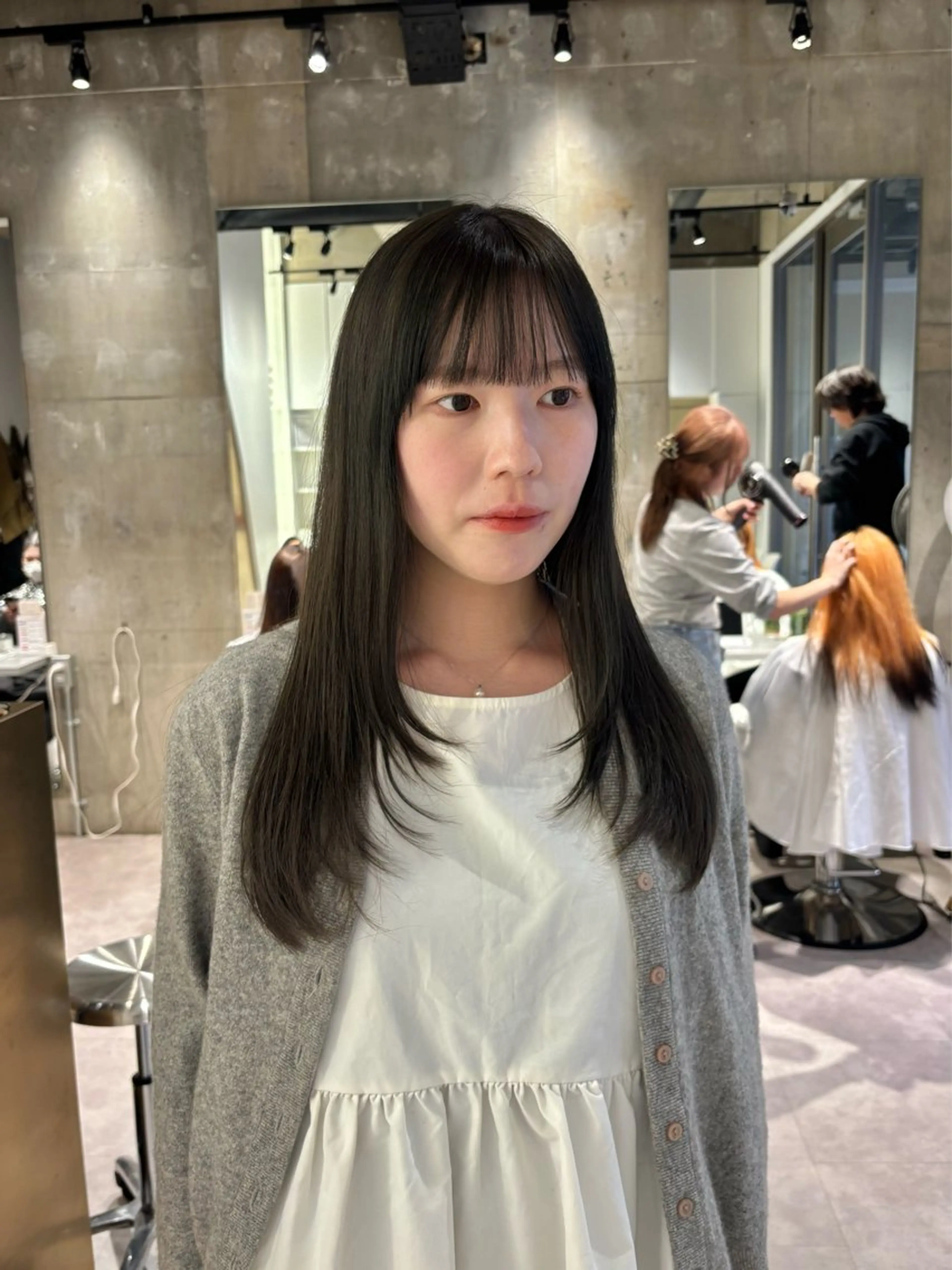 ロング カラー グレージュ オリーブグレージュ オリーブグレー レイヤーカット カット ヘアカラー mina🪐立川駅/ レイヤー/ボブのヘアスタイル