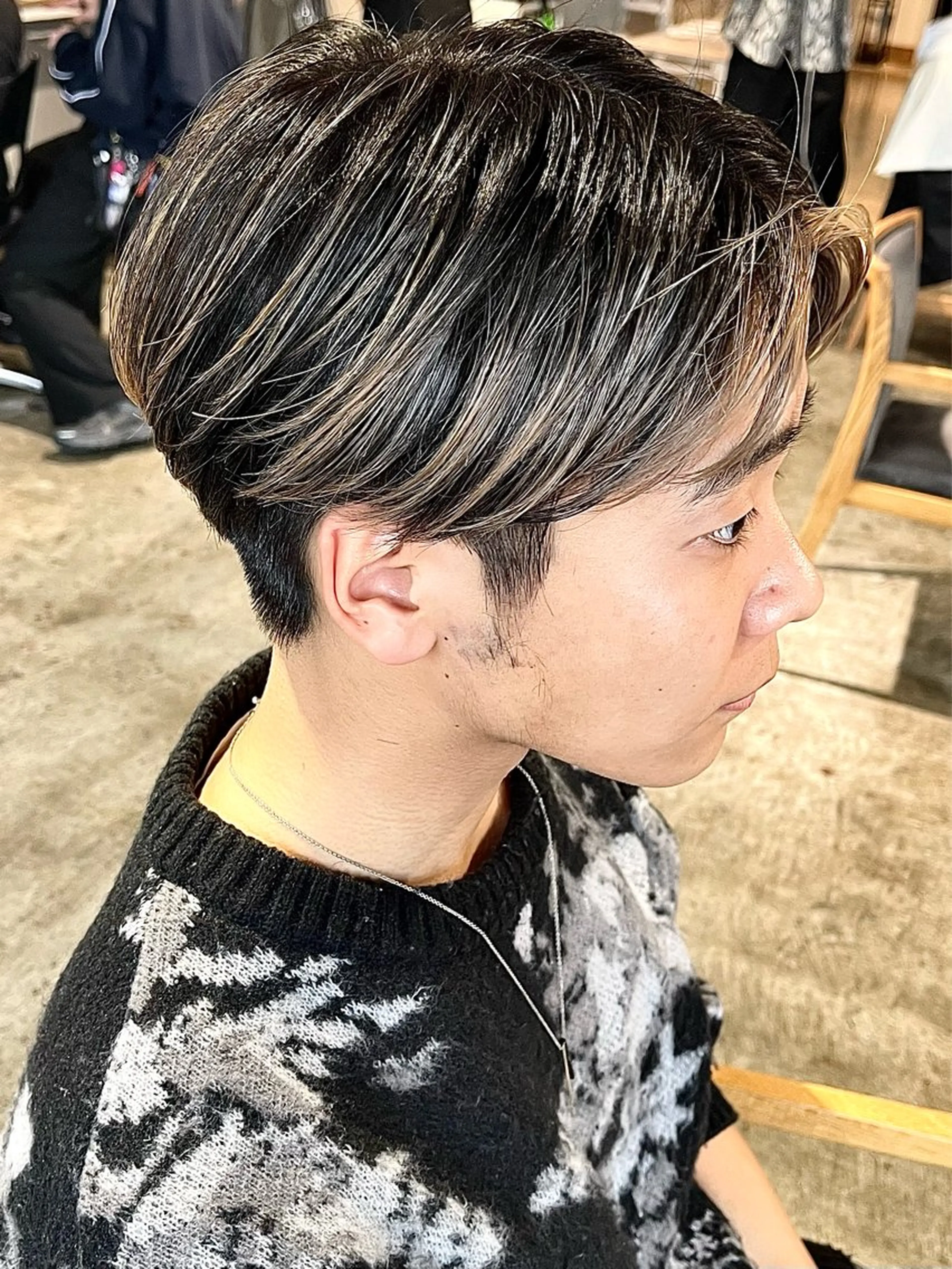ミディアム レイヤーカット カット ヘアカラー メンズケアブリーチ 特化🔥村田のヘアスタイル