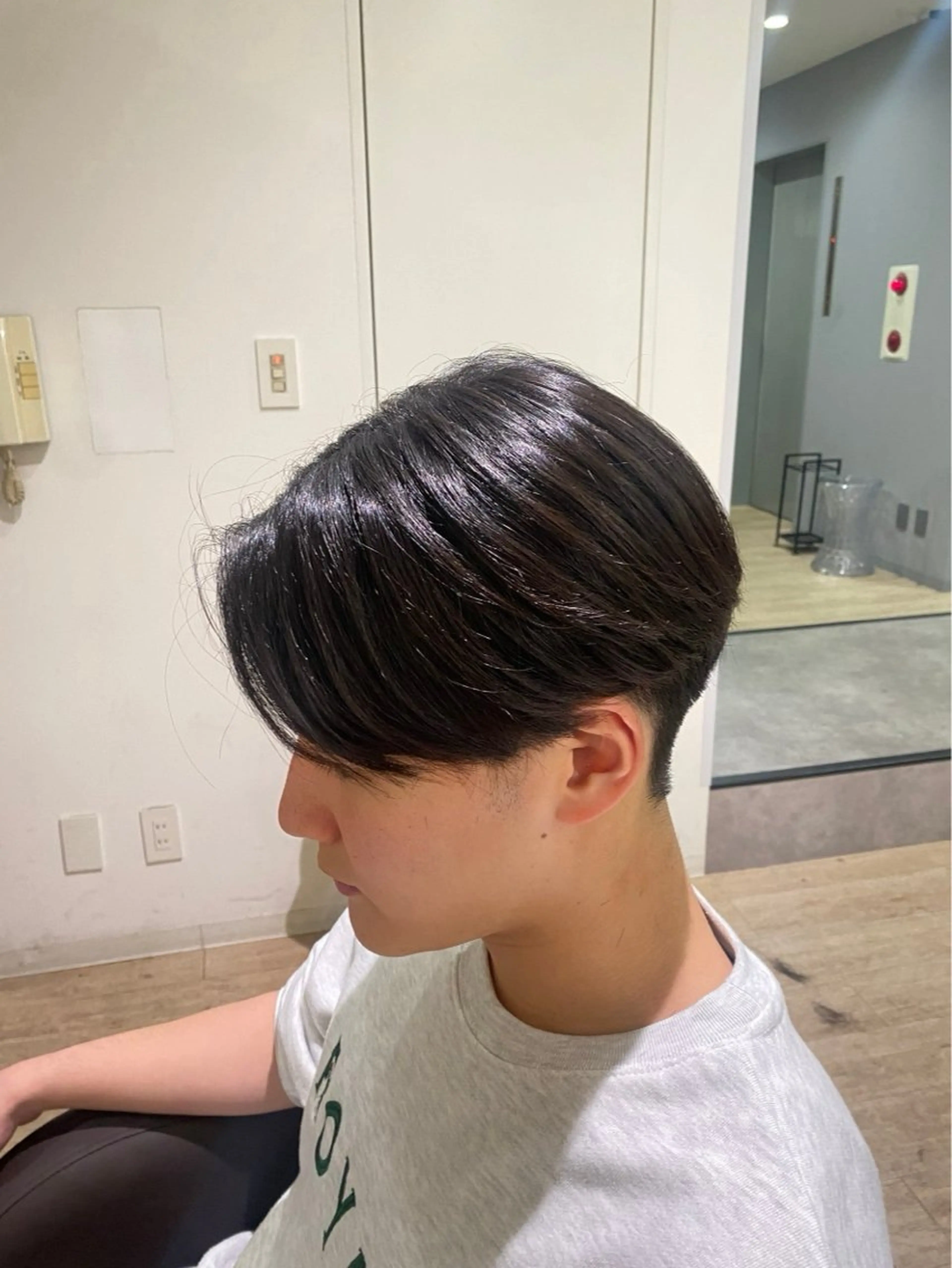 ショート メンズ センターパート 縮毛矯正 esu心斎橋所属・esu☀️勇美☀️ 髪質改善ストレートのヘアスタイル