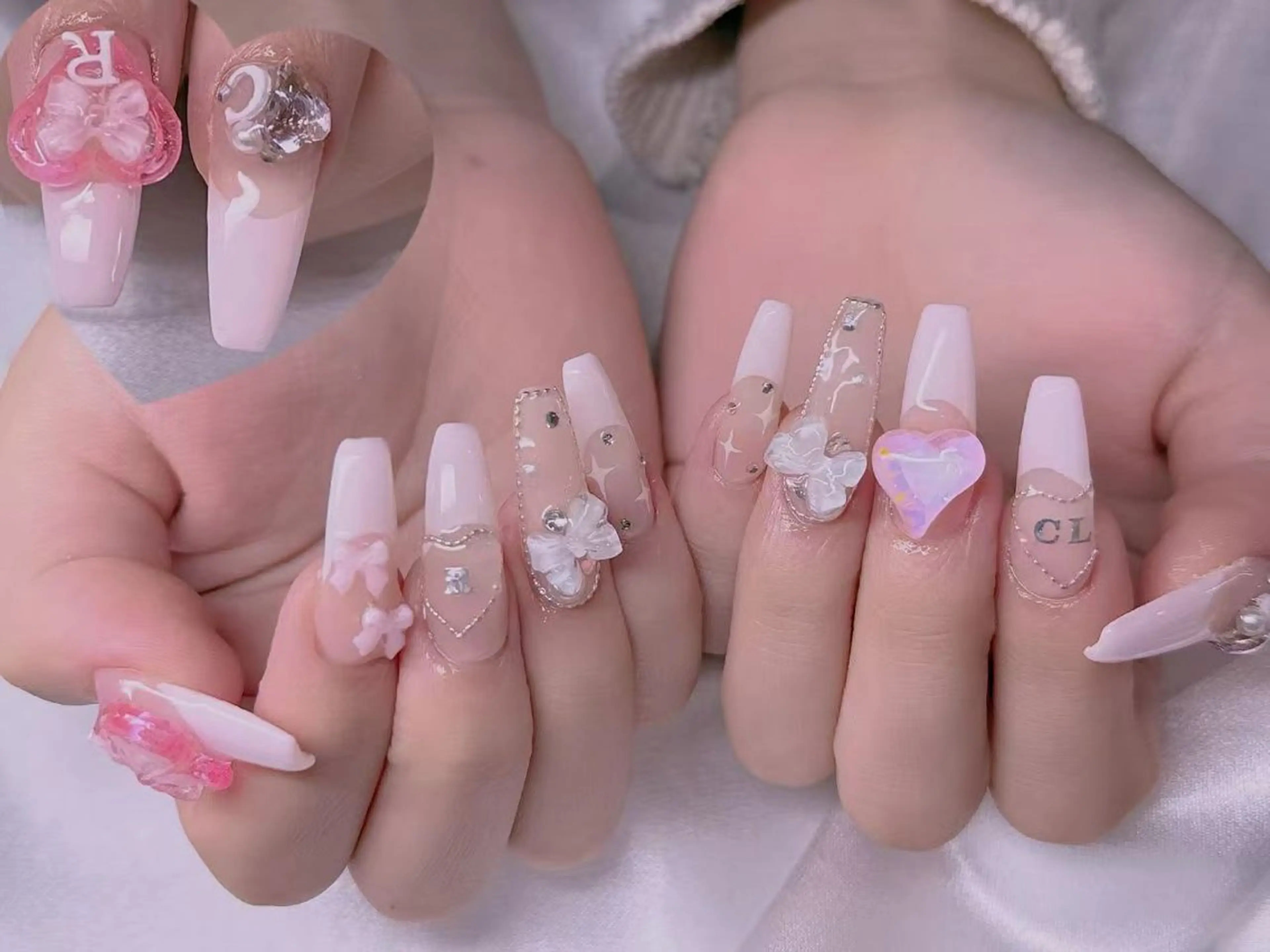 ネイル ブルー チークネイル フレンチネイル ハート ホログラムネイル 美爪パラジェル導入店 Sunnilyのネイルデザイン