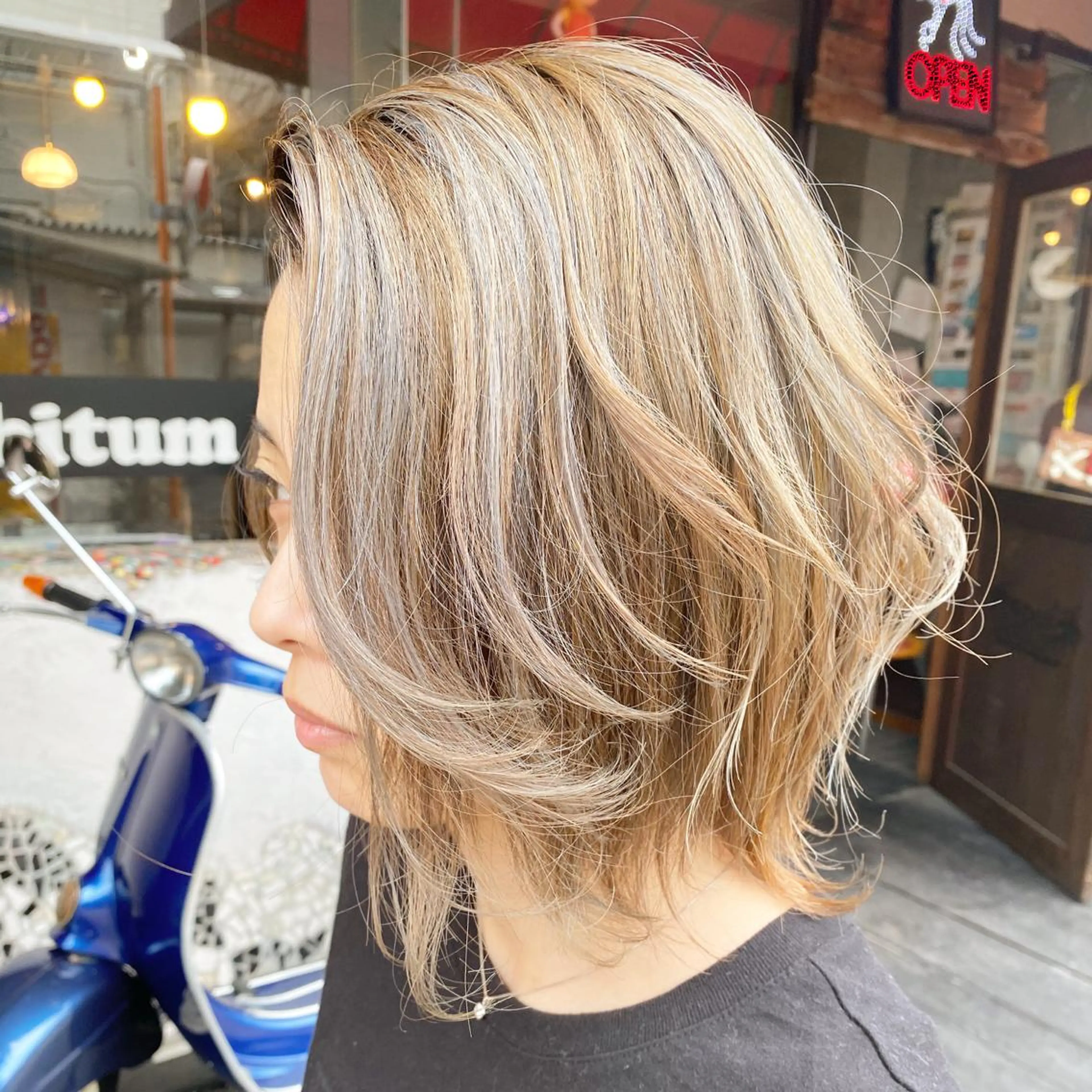 ショート ヘアカラー 玉木 育実のヘアスタイル