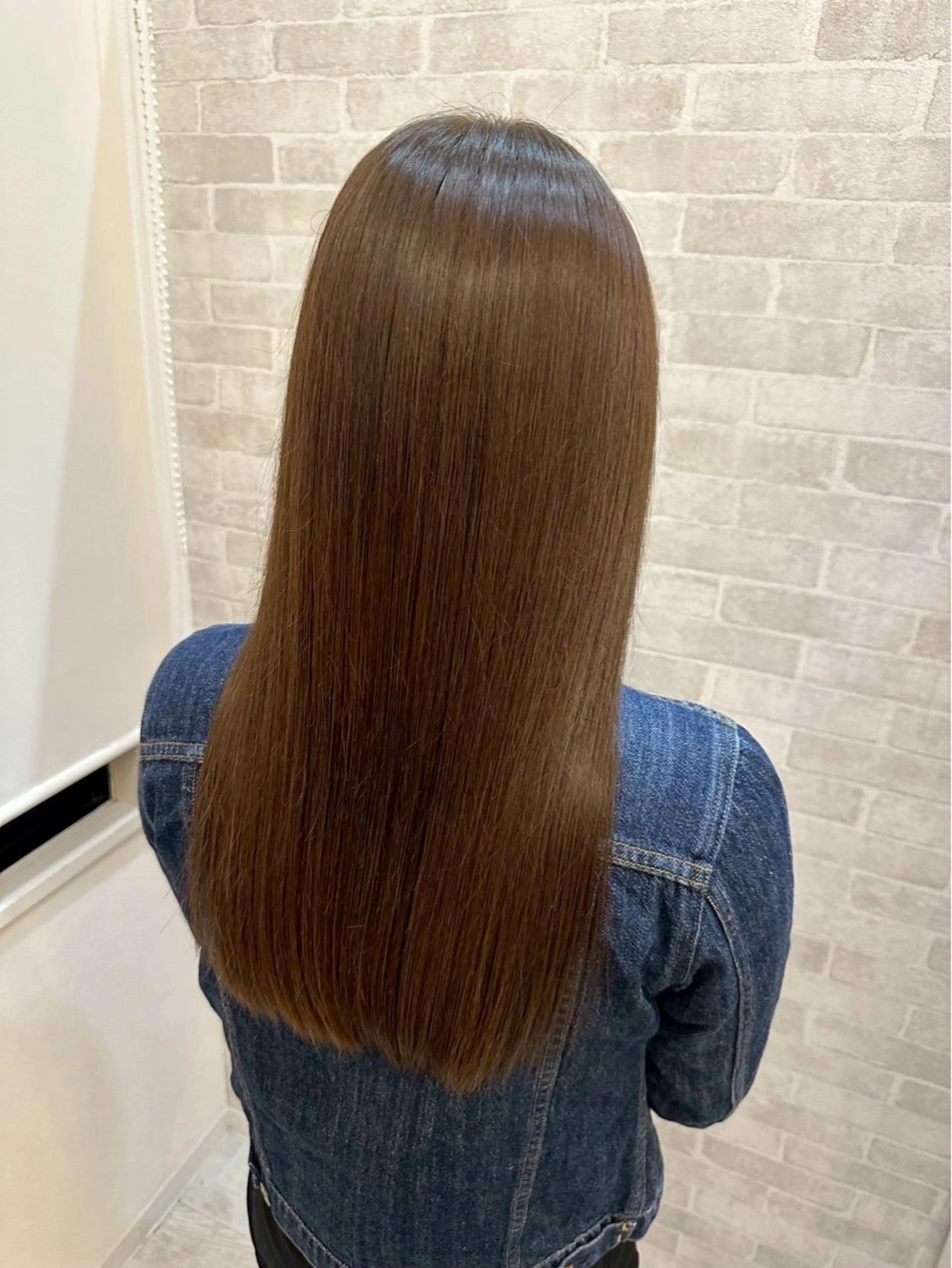 カラー 岡松 優月のヘアスタイル